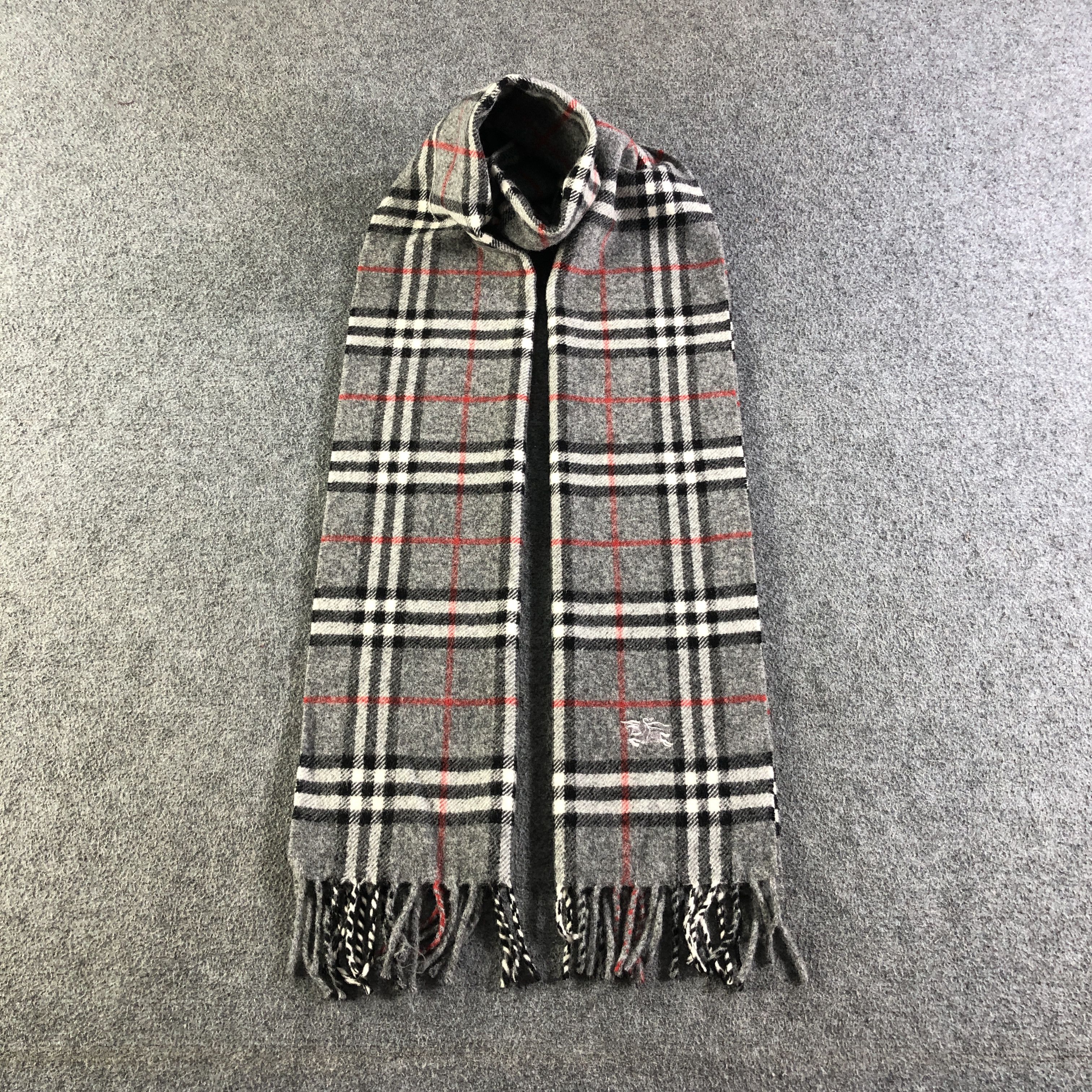 Burberry Burberry Nova Check Wool Scarf Muffler V2632 Size ONE SIZE - 1 Thumbnail
