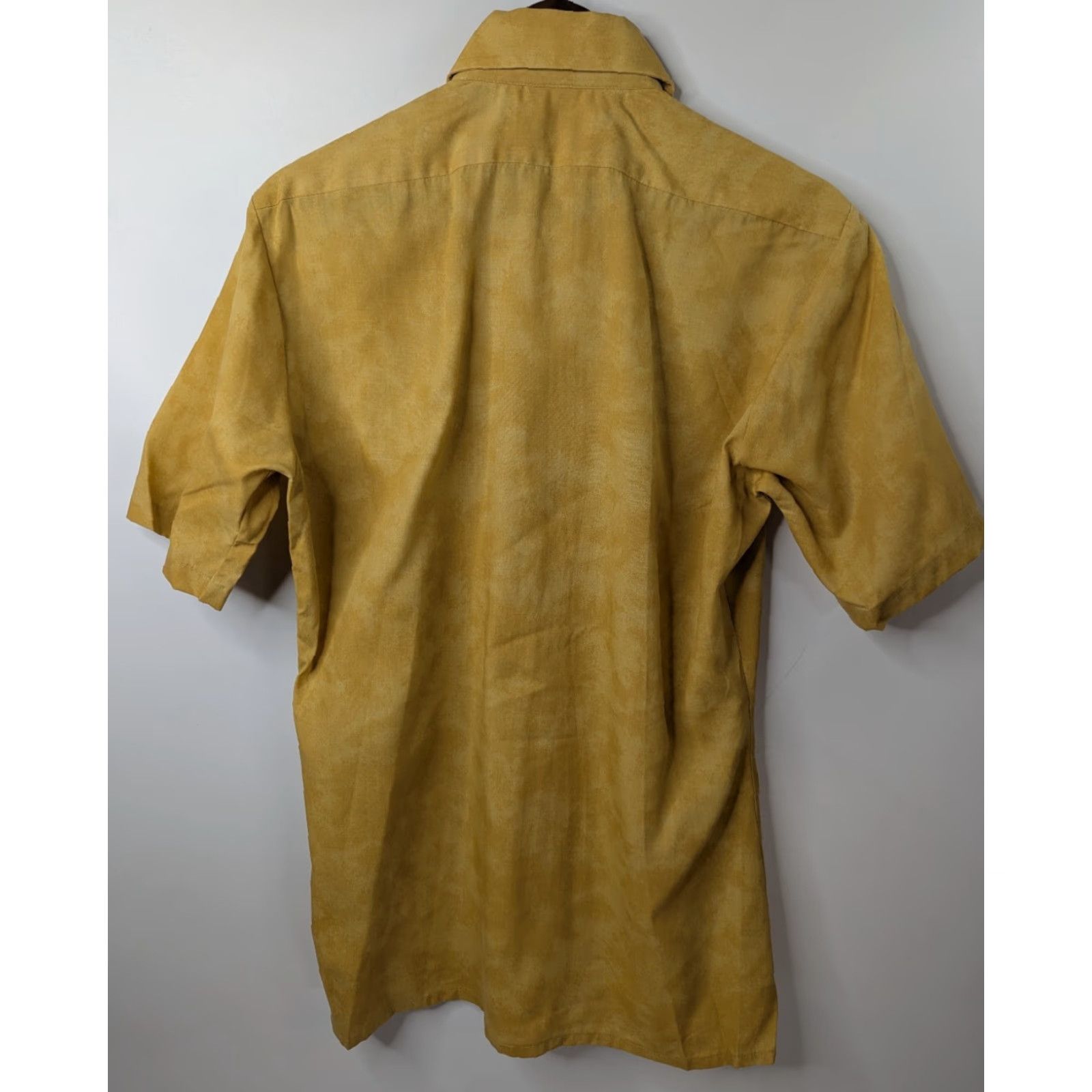 Vintage VINTAGE Rampage by Arrow Shirt Yellow Tie-Dye Button-Front M Medium Mens 1970s Short Sleeve Rayon Disco Shirt Size US M / EU 48-50 / 2 - 3 Thumbnail