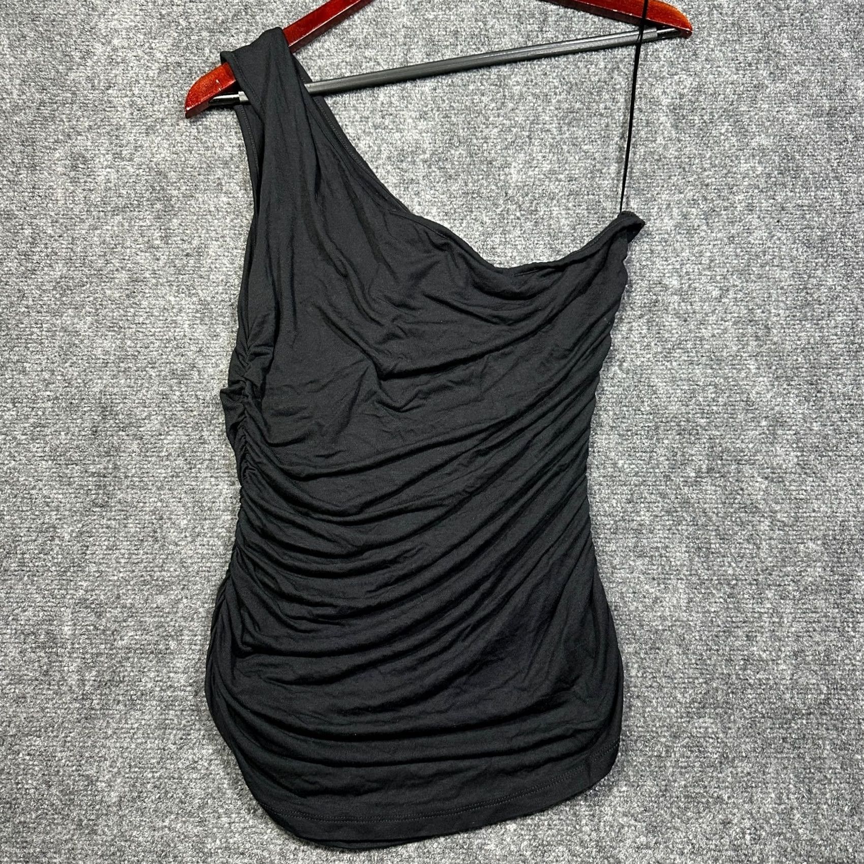 Bcbgmaxazria BCBGMAXAZRIA Top Womens Medium Black One Shoulder Ruched Sleeveless Tank Pullover Casual Party/Cocktail Modern Classic Knit Rayon Spandex Size M / US 6-8 / IT 42-44 - 6 Thumbnail
