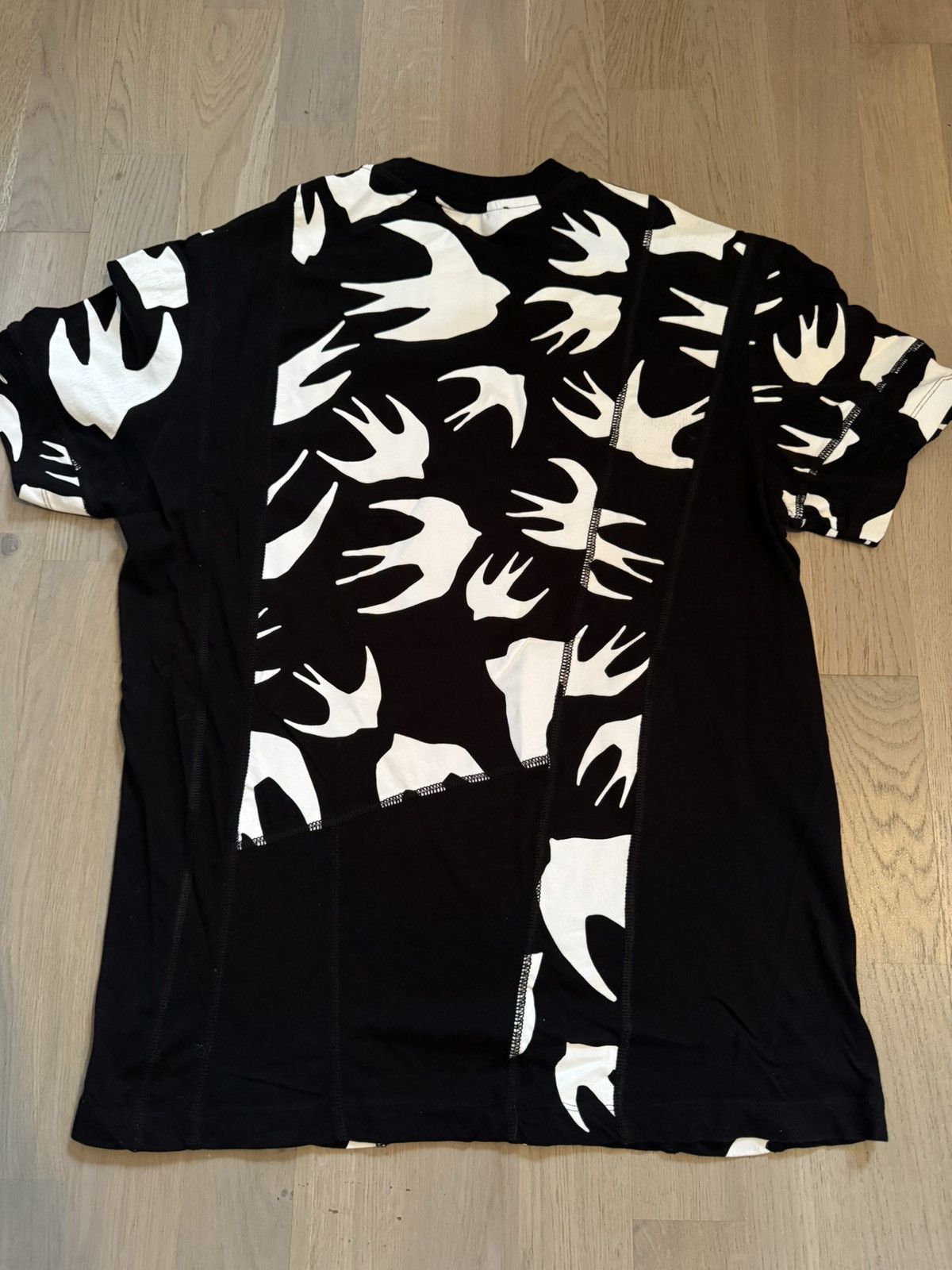 Alexander McQueen ALEXANDER MCQUEEN tshirt SEE sizes IN PHOTOS BY TAPE MEASURE Size US S / EU 44-46 / 1 - 14 Thumbnail
