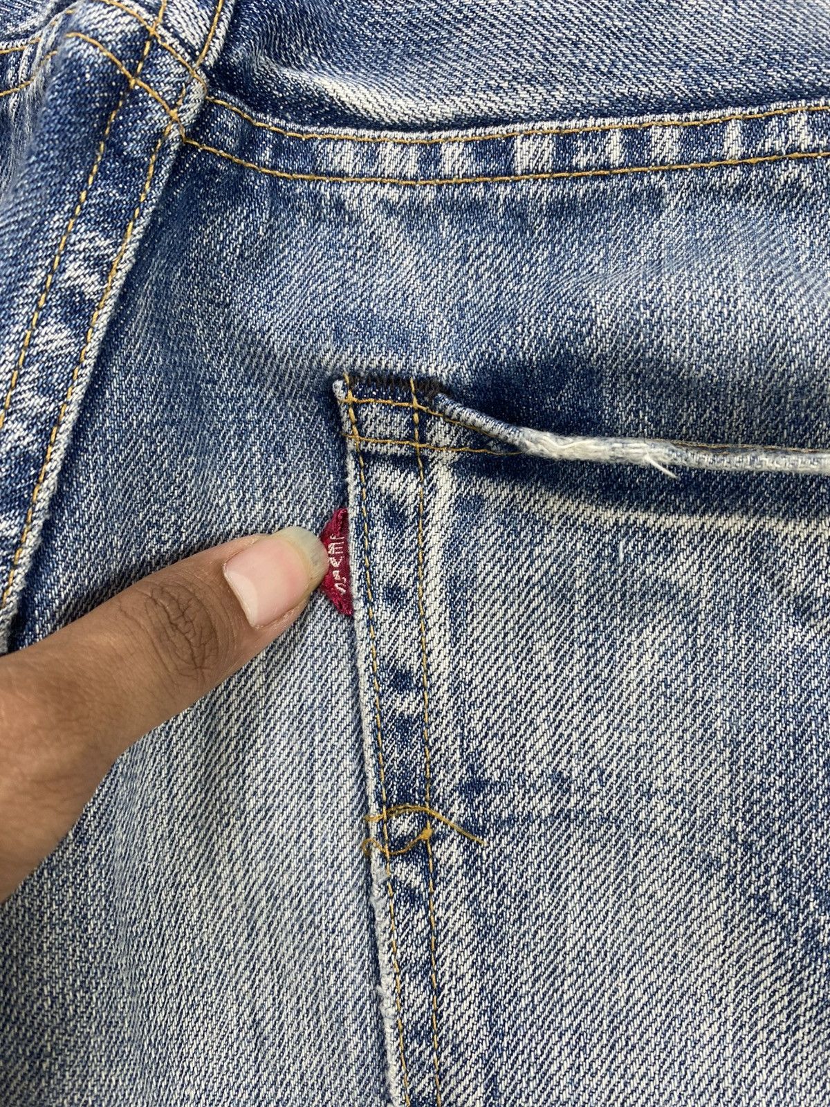 Levi's Vintage Clothing 🇯🇵Vintage Levis 501XX LVC Rindem Selvedge Distressed Jeans Size US 36 / EU 52 - 13 Thumbnail