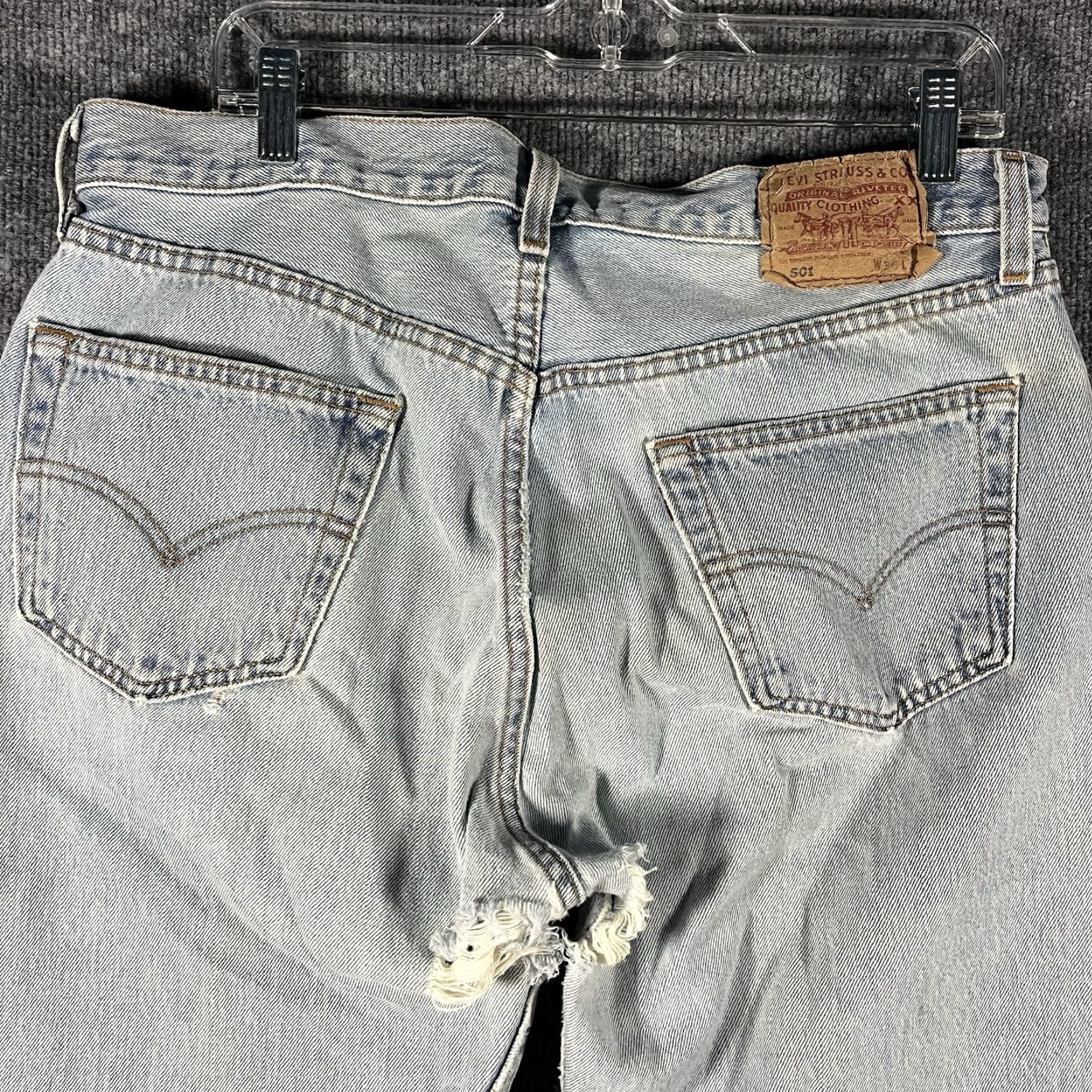 Levi's VINTAGE Levi's 501 Jeans USA 36x30 Light Wash 1998 1997 90s Distressed? No Fest? (But must only use original words) Size US 36 / EU 52 - 7 Thumbnail