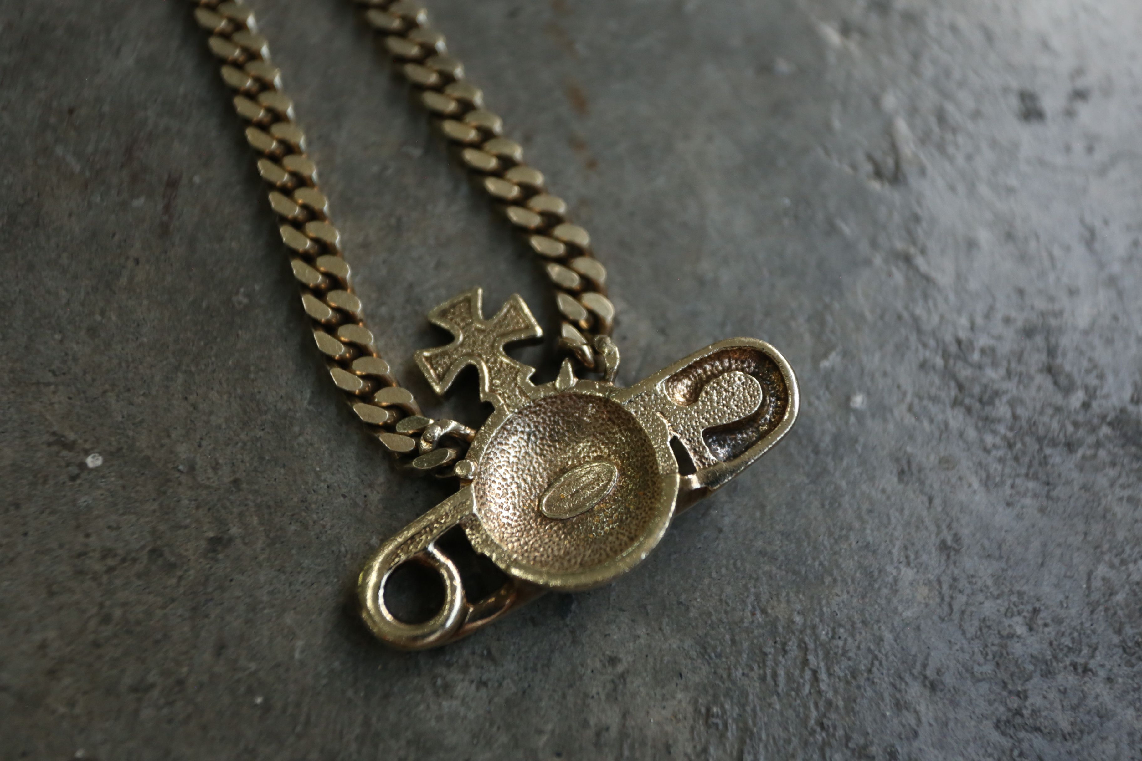 Vivienne Westwood Vivienne Westwood - 2002 - Giant Safety Pin Orb Choker Size ONE SIZE - 7 Thumbnail
