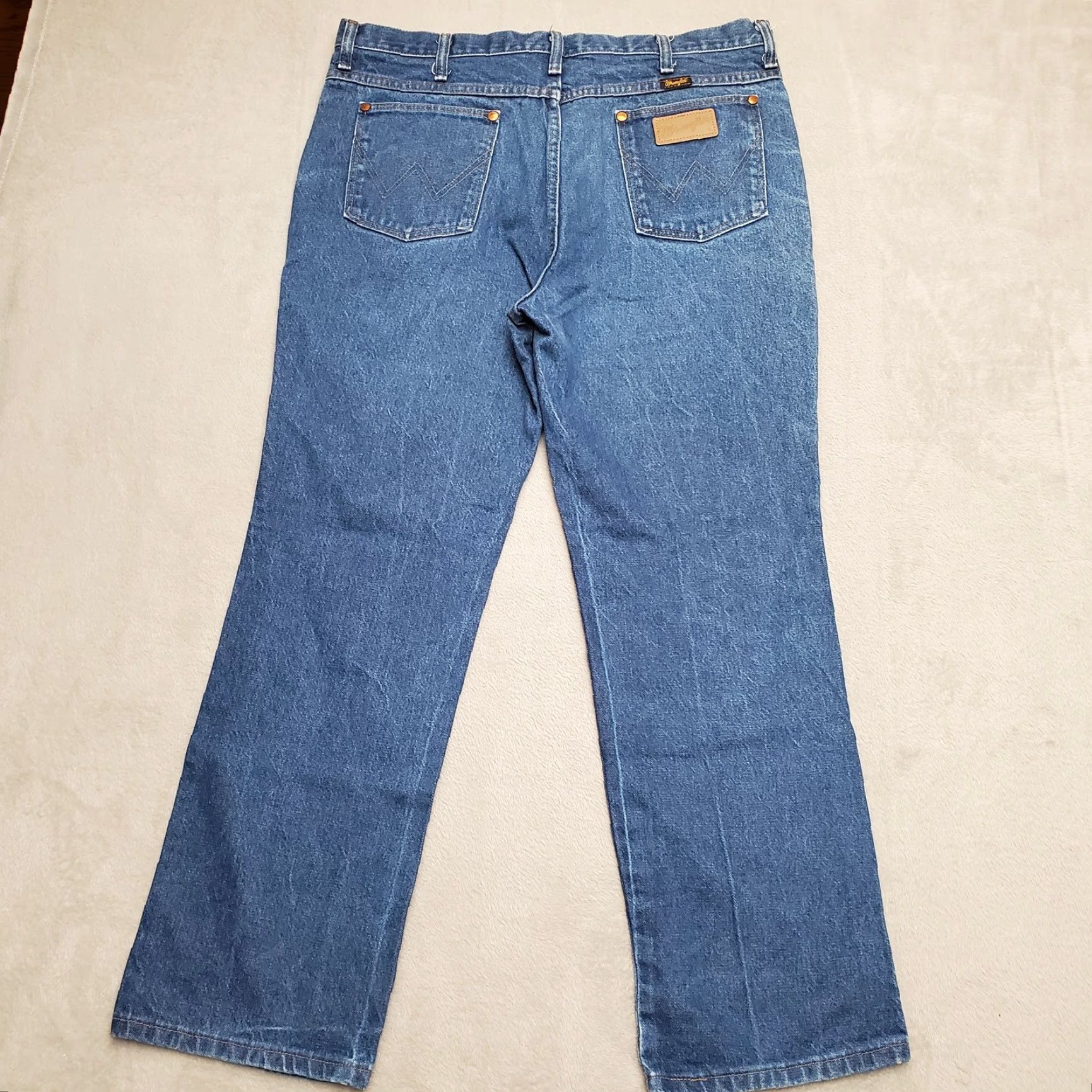 Wrangler Wrangler Jeans Mens 38x30 Blue Denim Rodeo Cowboy Cut 13MWZ USA Pant 100% Cotton Comfort Easy Care Zip 5-Pocket Western USA Mens Size US 38 / EU 54 - 7 Thumbnail