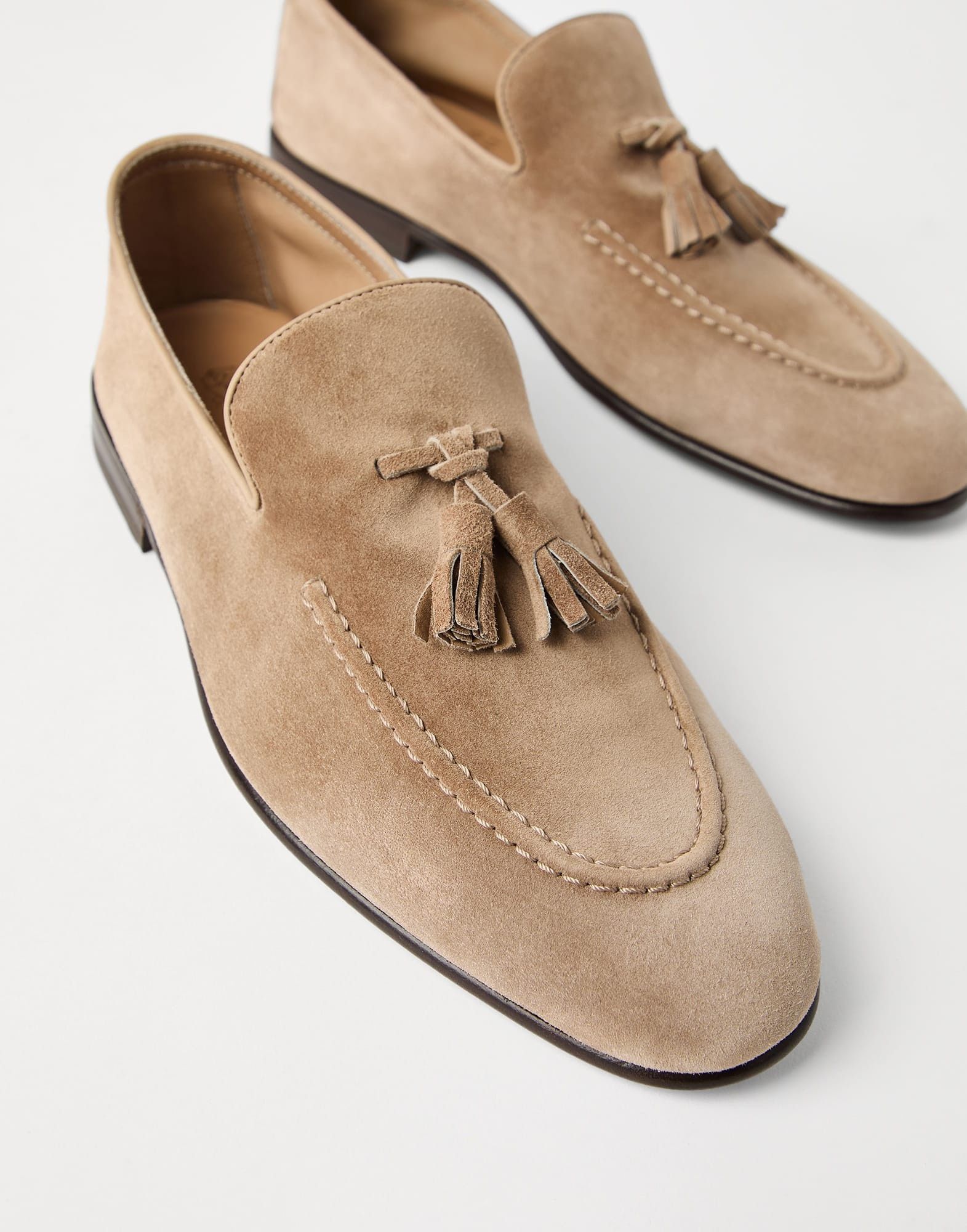 Brunello Cucinelli o1w1db10426 Suede Soft Loafers With Tassels in Light Brown Size US 8 / EU 41 - 4 Thumbnail