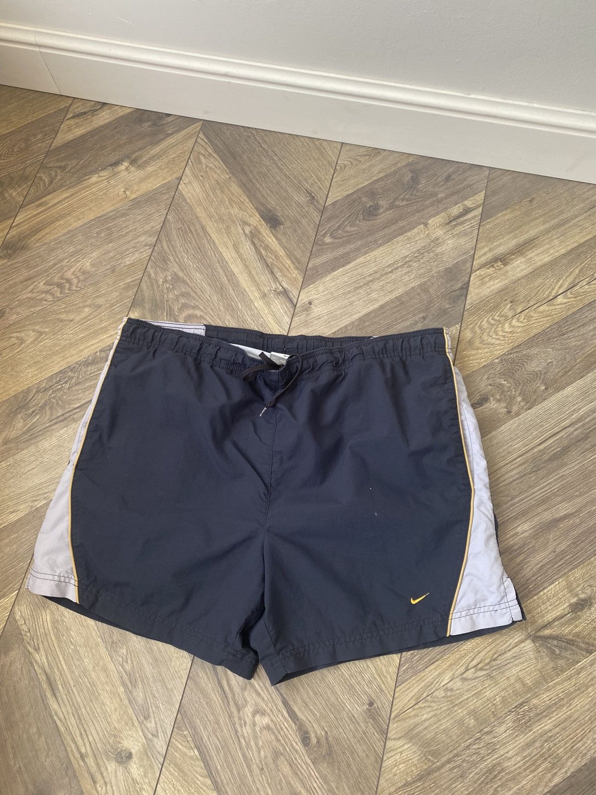 Nike × Vintage Nike vintage y2k black grey hype shorts swoosh logo Size US 34 / EU 50 - 6 Thumbnail