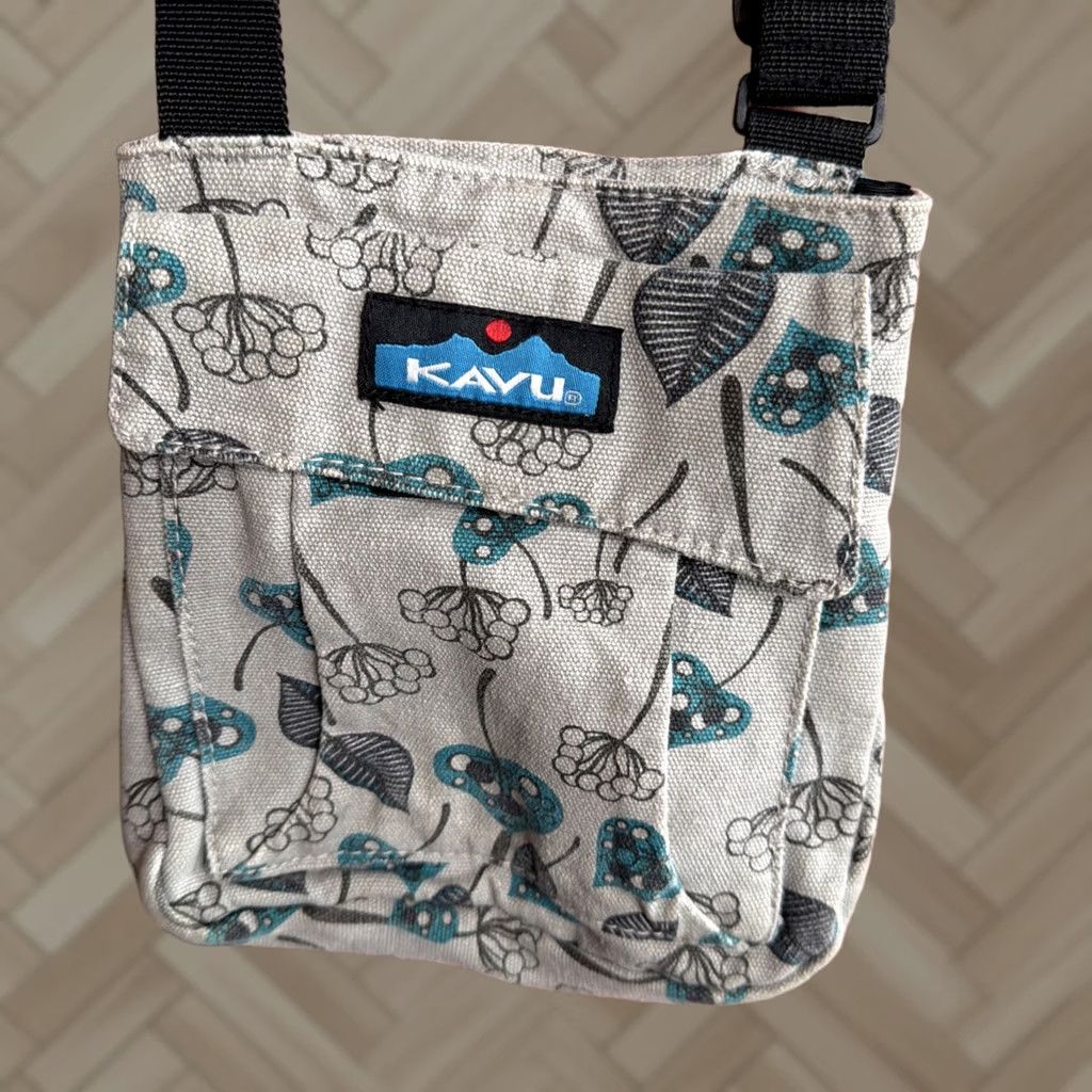 KAVU KAVU Crossbody Bag Rope Sling Canvas Travel Floral Multicolor Gray Leaves Women Size ONE SIZE - 1 Thumbnail