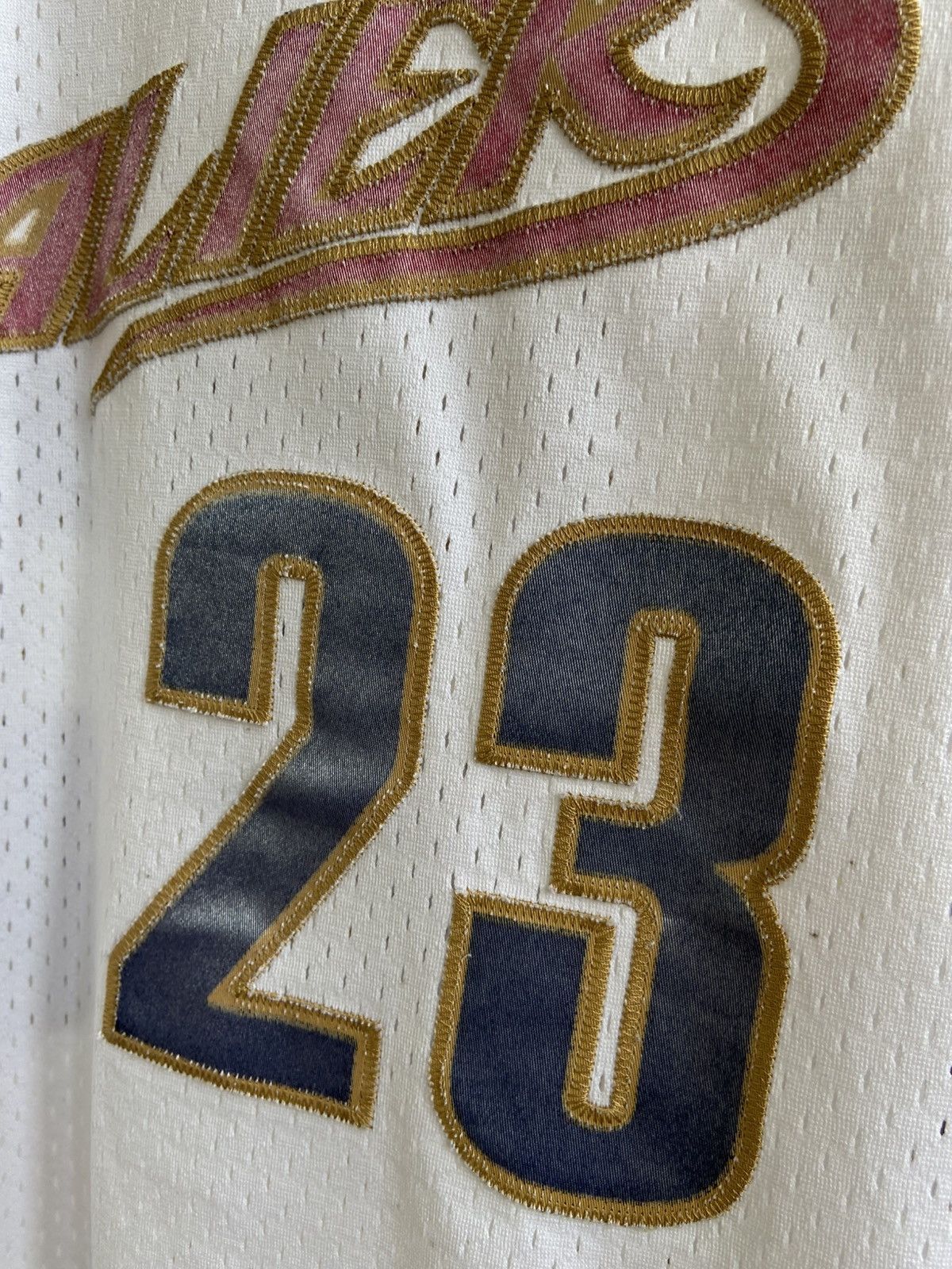 Reebok Vintage LeBron James Cleveland Cavaliers Jersey Throwback Size US L / EU 52-54 / 3 - 20 Thumbnail