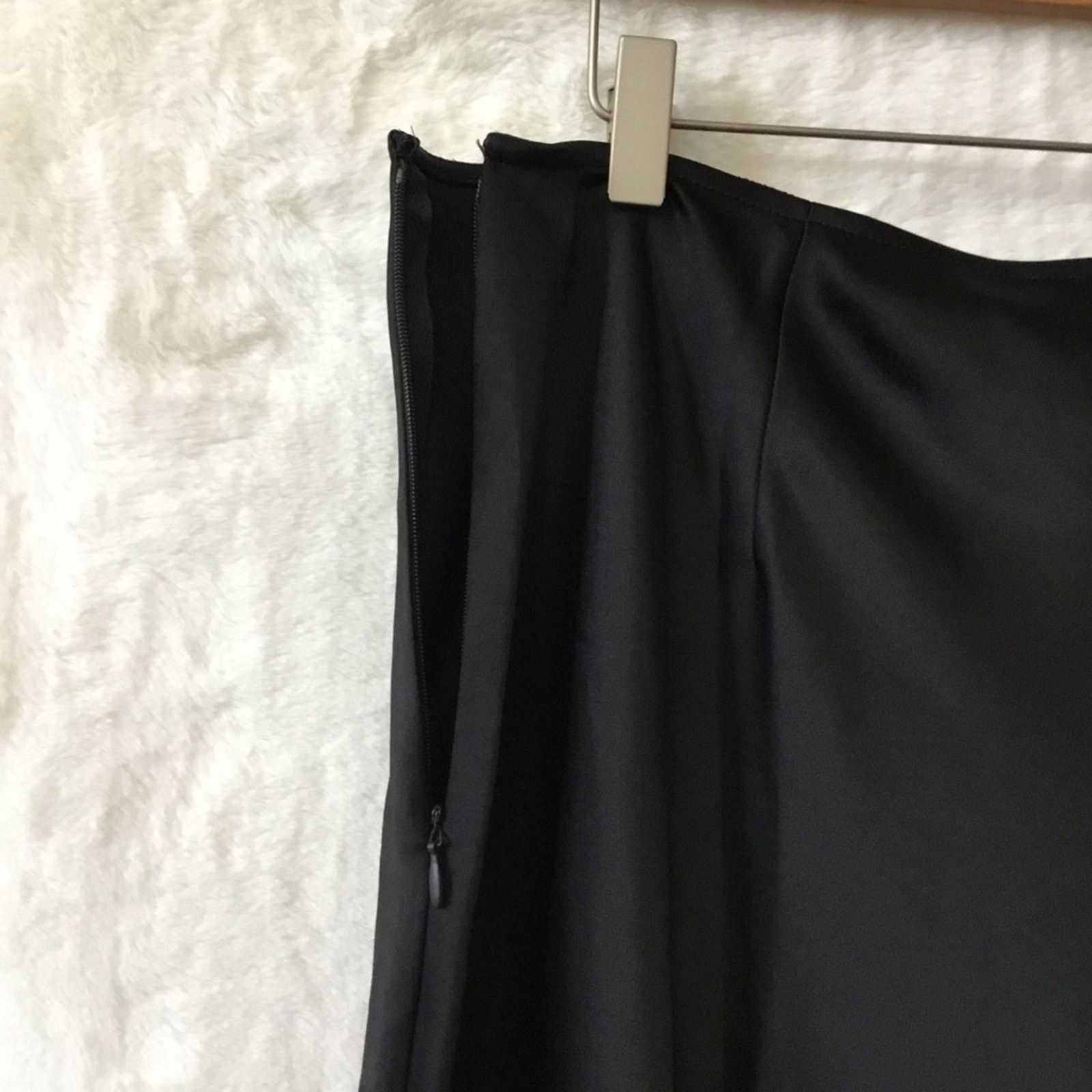 Calvin Klein Calvin Klein Black Satin Maxi Flare Skirt with Side Zipper Size 30" / US 8 / IT 44 - 6 Thumbnail