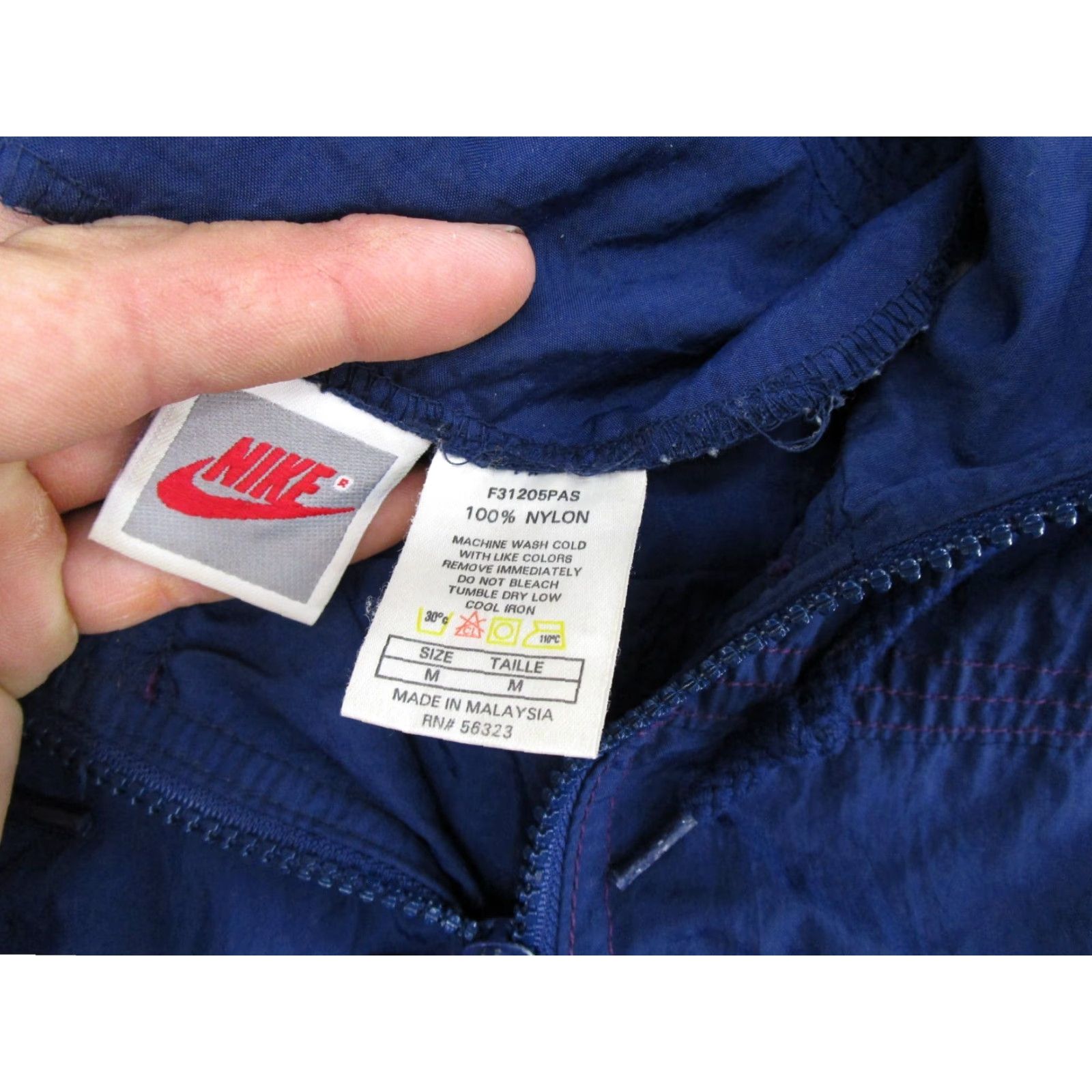 Nike VINTAGE Nike Air Purple Windbreaker Jacket Hooded Men’s M Purple 90s Windbreaker Nike Air Mens Size US M / EU 48-50 / 2 - 5 Thumbnail