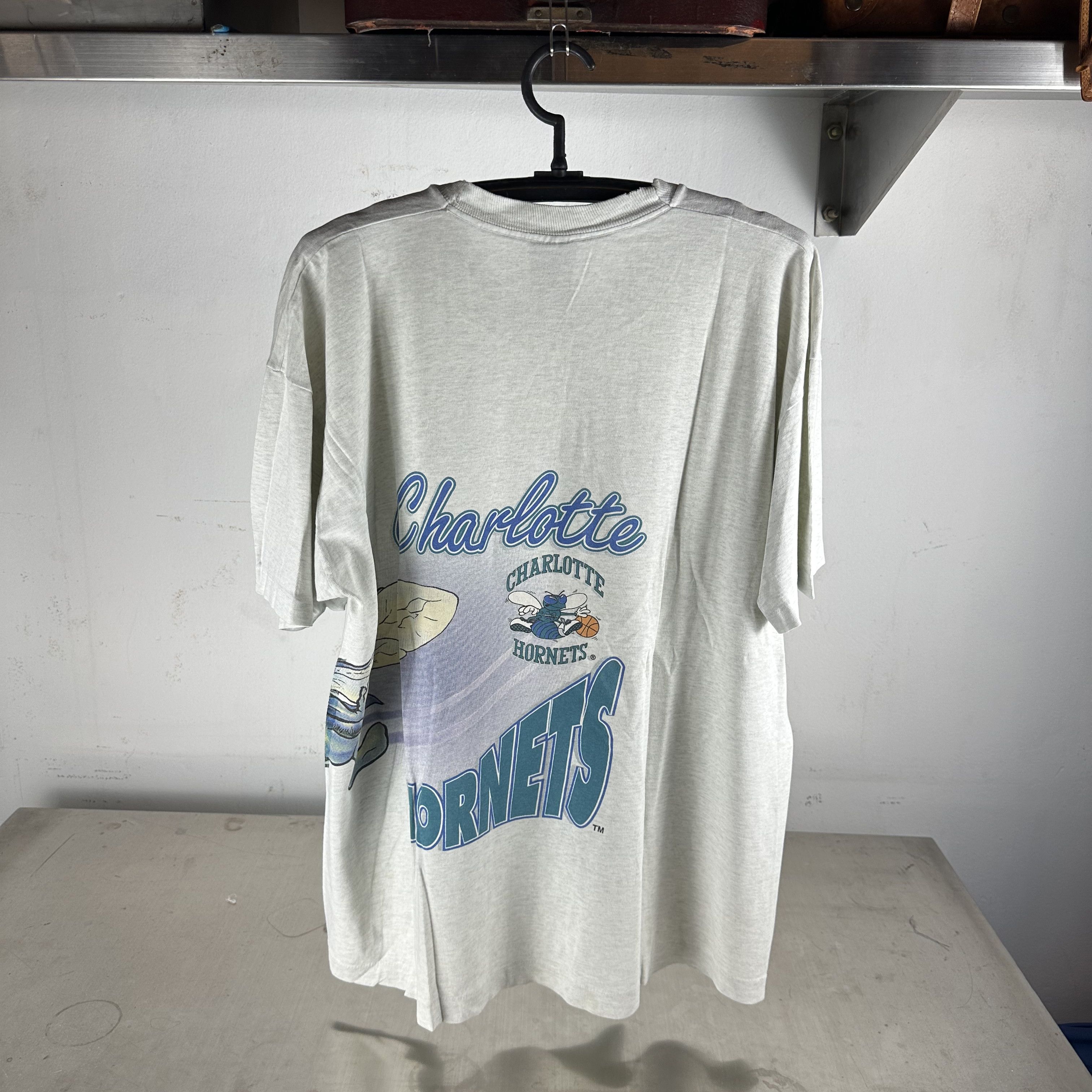 Vintage 90s Charlotte Hornets NBA Mascot Wraparound AOP T-Shirt Size US XL / EU 56 / 4 - 3 Thumbnail