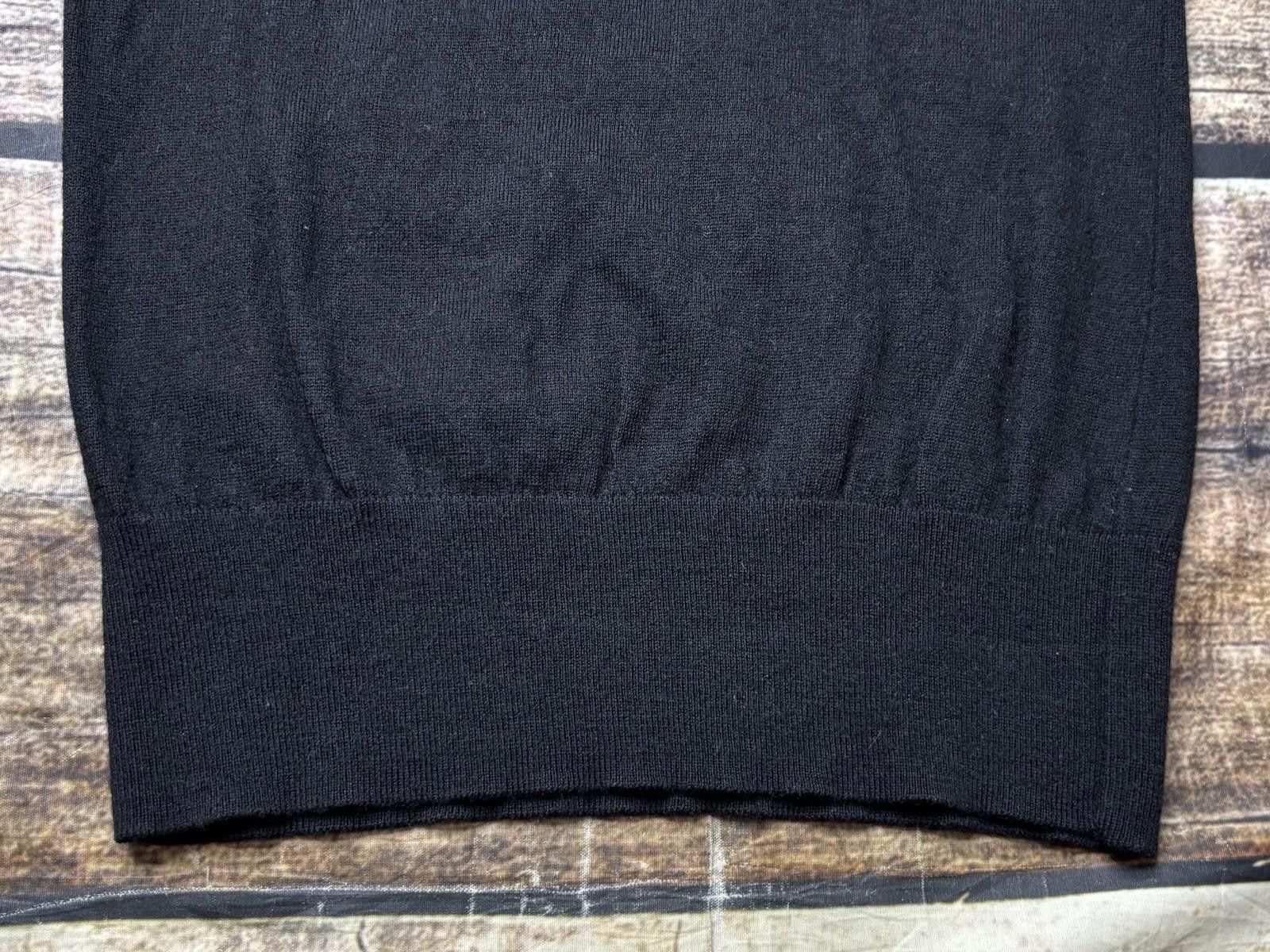 Banana Republic Banana Republic Sweater Womens XS Merino Wool V-Neck Size XS / US 0-2 / IT 36-38 - 7 Thumbnail