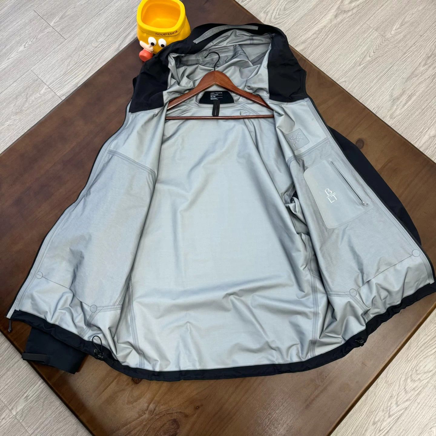 Arc'teryx Arc'teryx Beta LT Black L - Minor Lining Stain Size US XL / EU 56 / 4 - 3 Thumbnail
