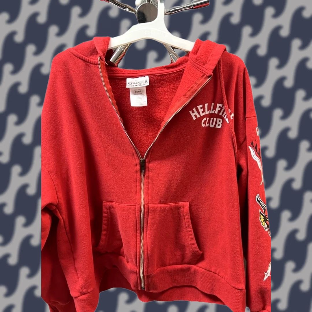 Vintage Netflix Stranger Things Hellfire Club Red Zip Hoodie Sweatshirt Medium Unisex Adults Full Zip Graphic Print Hooded Hemfire Club 2020s Size US M / EU 48-50 / 2 - 1 Thumbnail