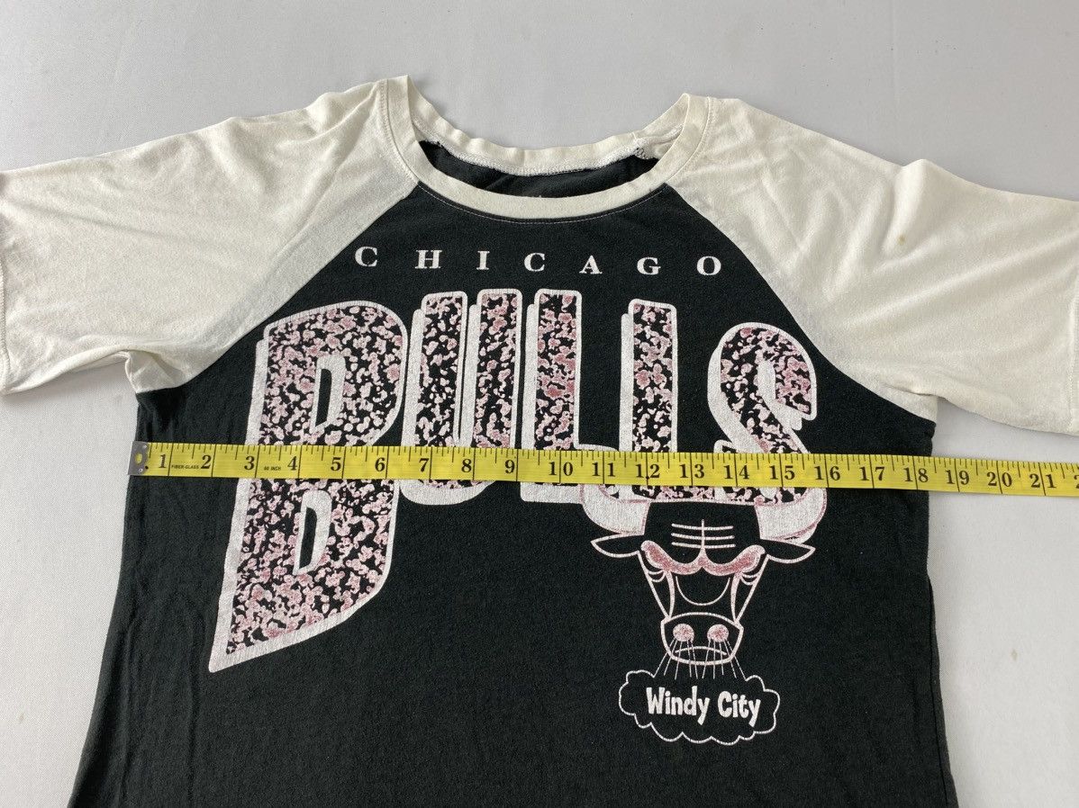 NBA Mighty Fine Hardwood NBA Chichago Bulls Raglan Printed Tee Size S / US 4 / IT 40 - 6 Thumbnail