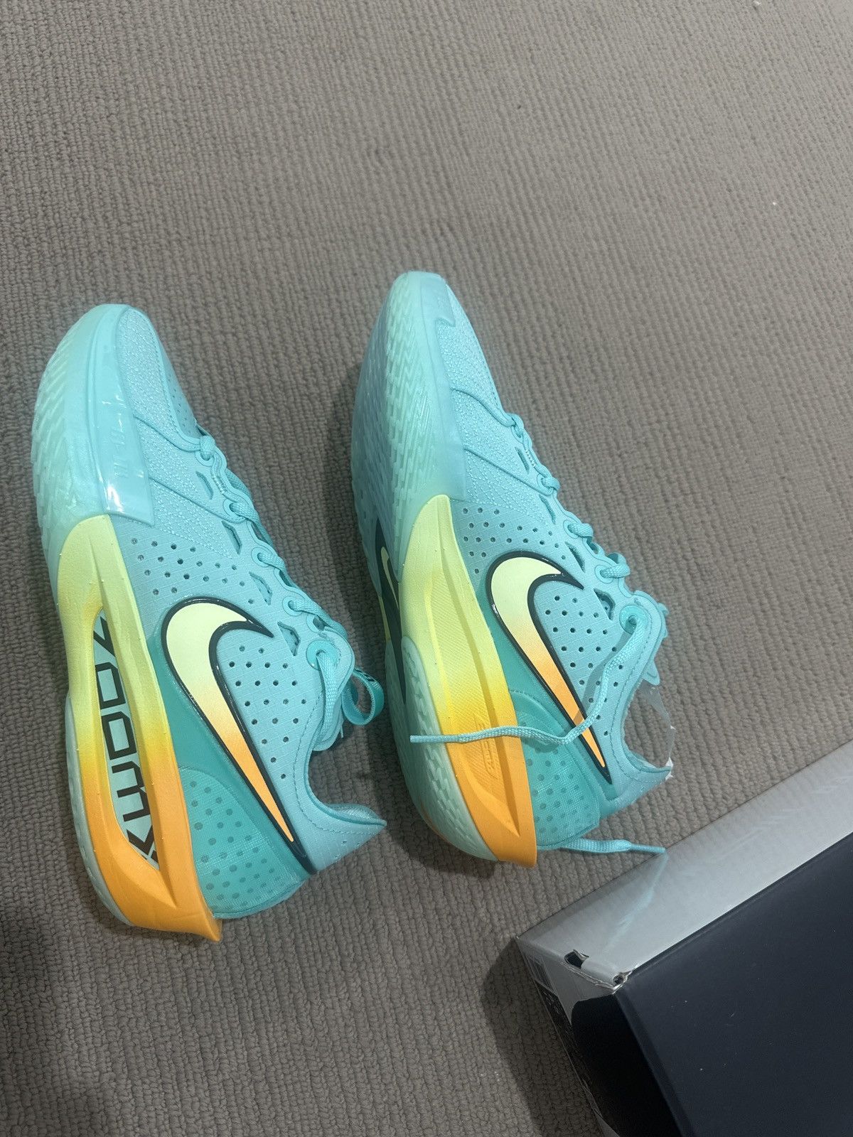 Nike Brand new never worn. Size US 8.5 / EU 41-42 - 8 Thumbnail