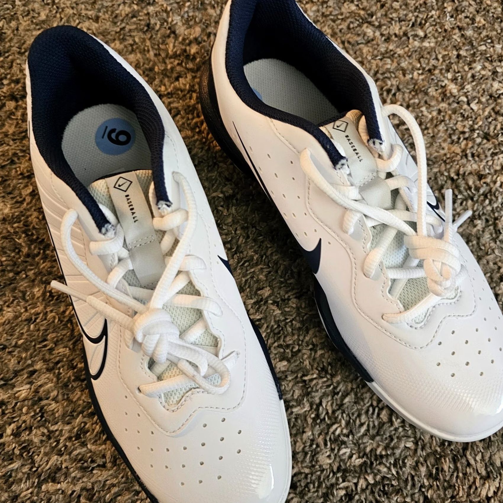 Nike Nike Alpha Huarache Varsity 4 Low Men’s 7.5 Baseball Cleats White Navy DJ6516-103 Size US 8 / EU 41 - 2 Thumbnail