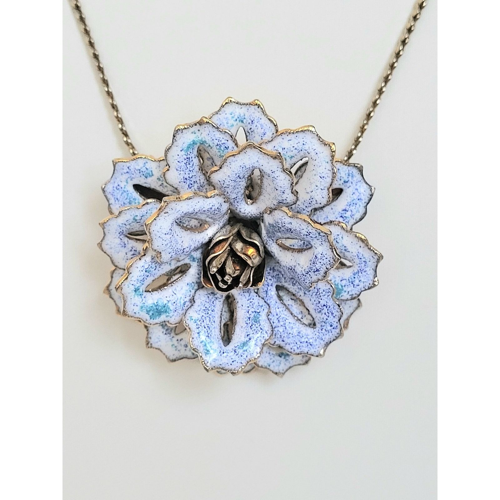 Other Enamel Flower Pendant Gold Blue Vintage Necklace Size ONE SIZE - 3 Thumbnail