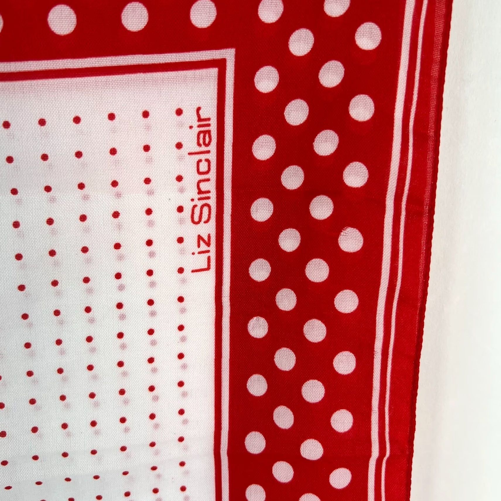 Vintage VINTAGE Liz Sinclair Scarf 30X30 Red White Polka Dots 80s Square Scarf Women Italy Polyester Chiffon Lace Pattern Vintage Yes Size ONE SIZE - 2 Thumbnail