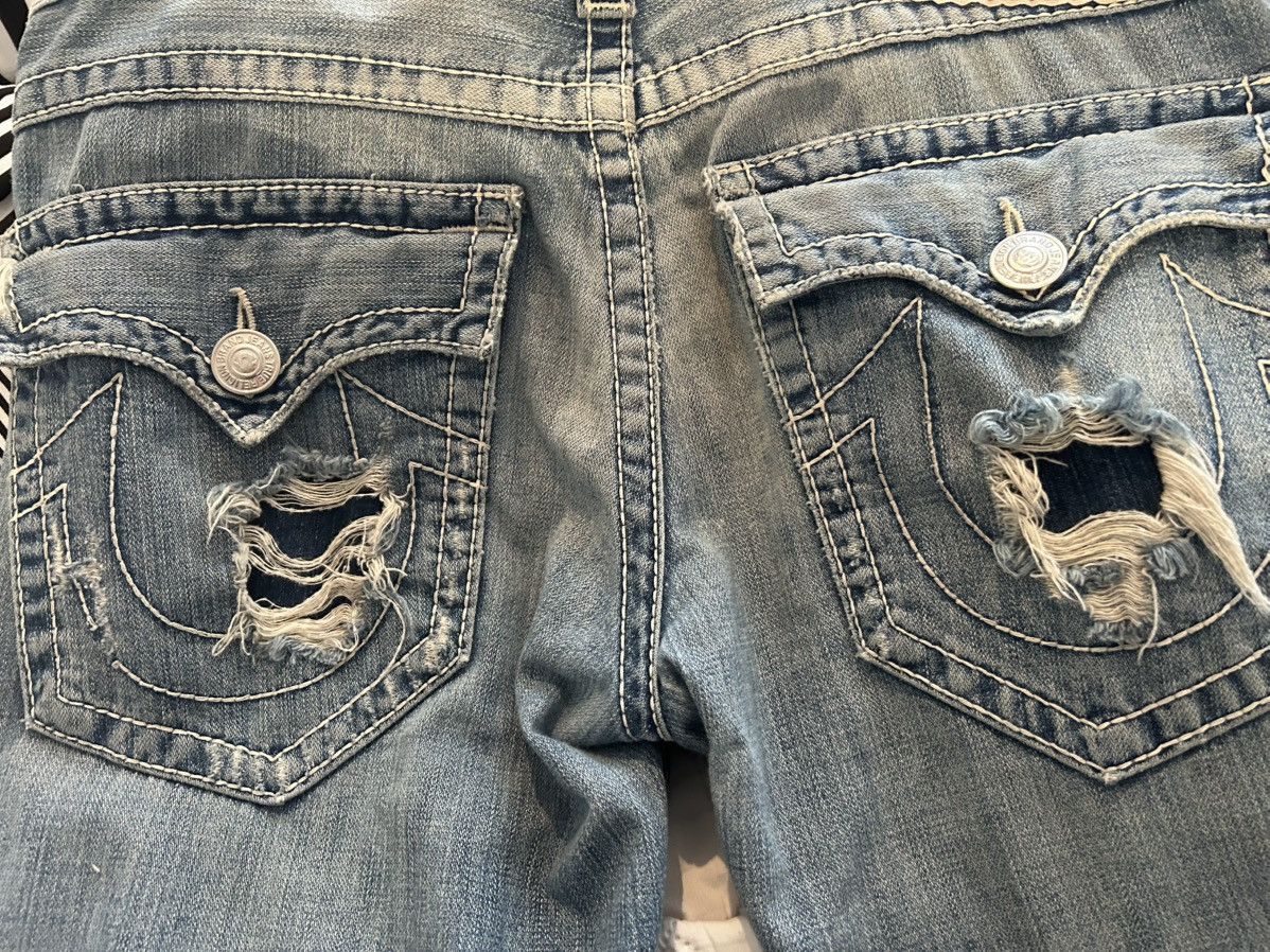 True Religion Vissereine true religion repaired jeans Size US 33 - 4 Thumbnail