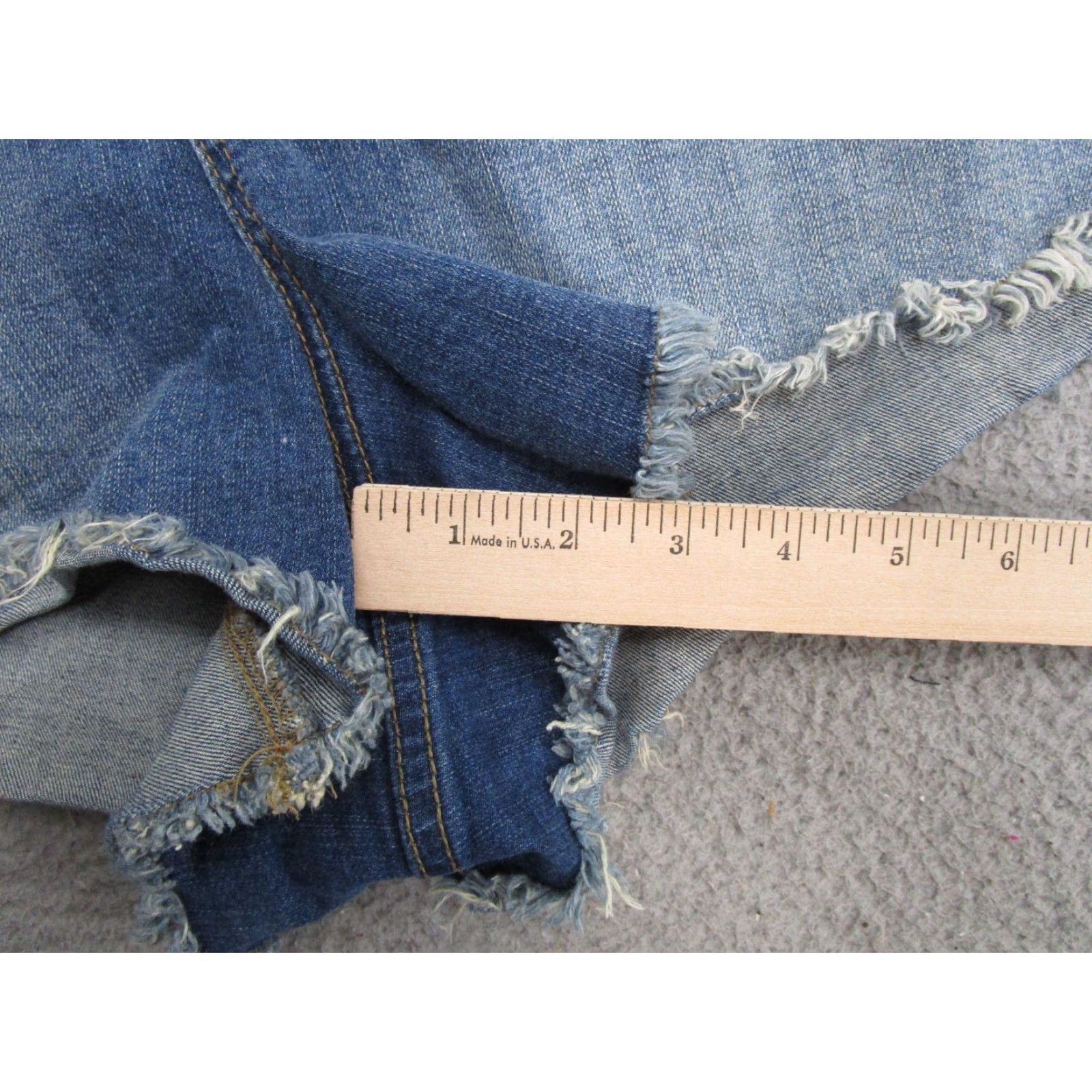 Torrid Torrid Plus Size 26 Denim Shorts Button Fly Blue Stretch High Rise Ladies Casual Summer Beach Walking Jeans Bottoms Shorts Size 26" / US 2 / IT 38 - 7 Thumbnail