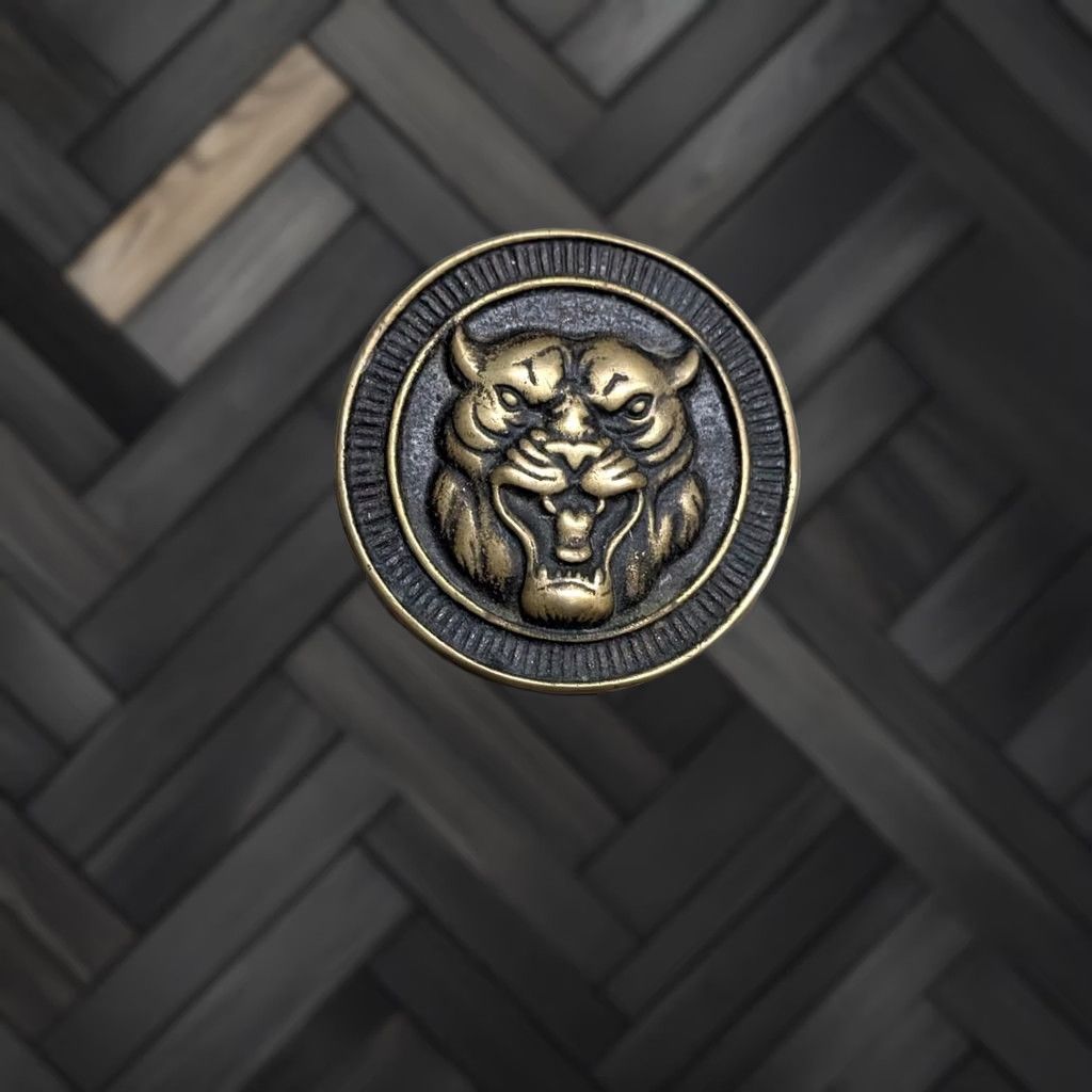 Vintage VINTAGE belt buckle TIGER solid BRASS 2.5 x 2.5" Fits belt width 1.75" Men Tiger pattern 1970s western CAT Jaguar WW2s? Size ONE SIZE - 1 Thumbnail