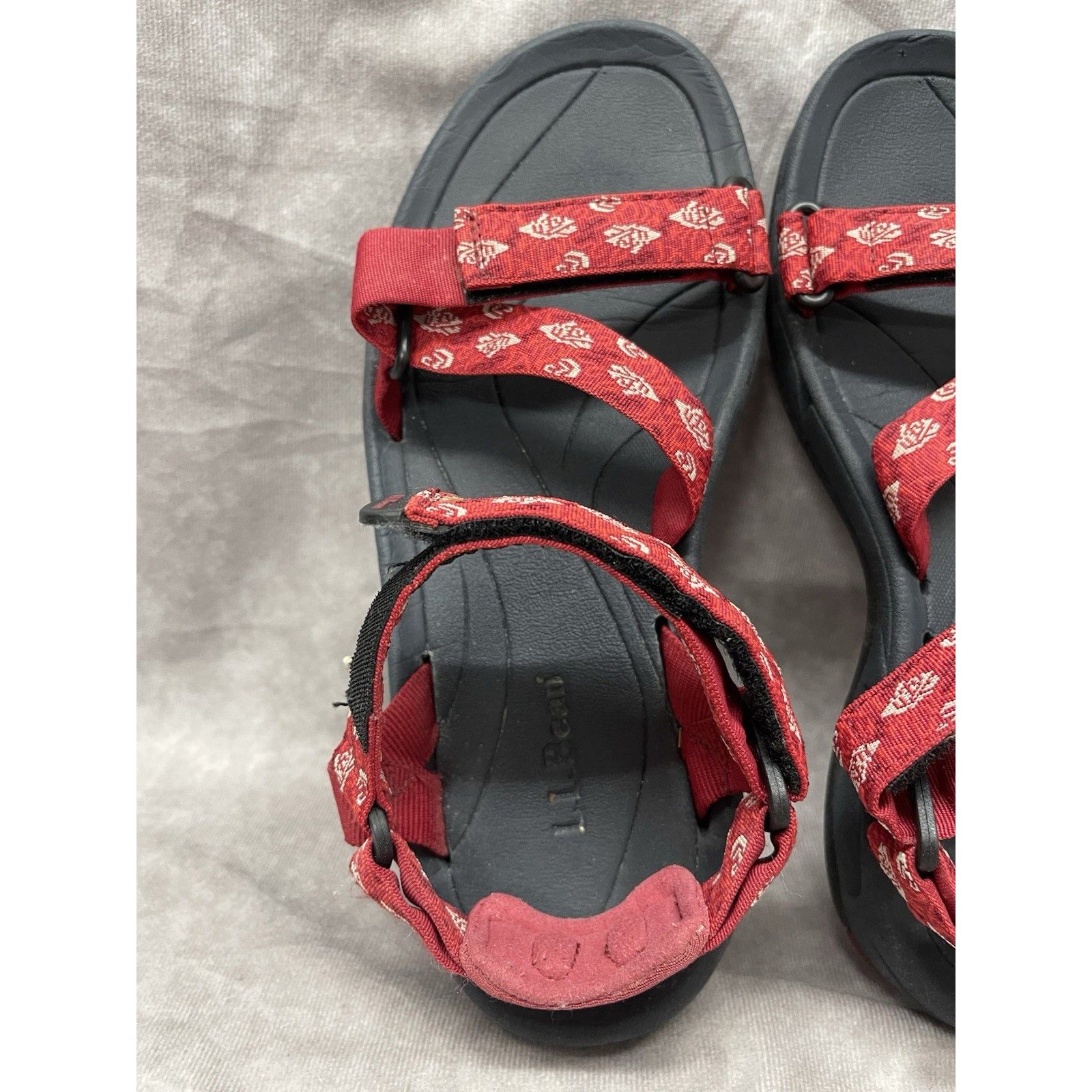 L.L. Bean LL BEAN Women's Red Nylon Hook & Loop Strappy Sport Sandals Size US 8.5 / IT 38.5 - 6 Thumbnail
