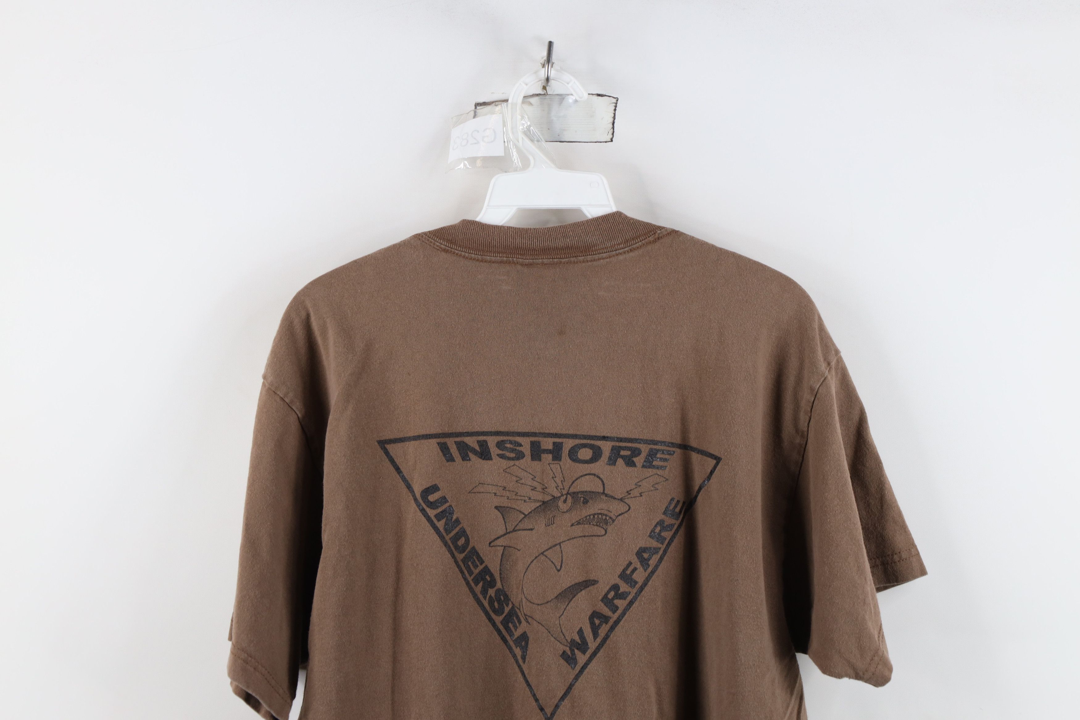 Vintage Vintage 90s Undersea Warfare Shark US Navy Military T-Shirt Size US L / EU 52-54 / 3 - 15 Thumbnail