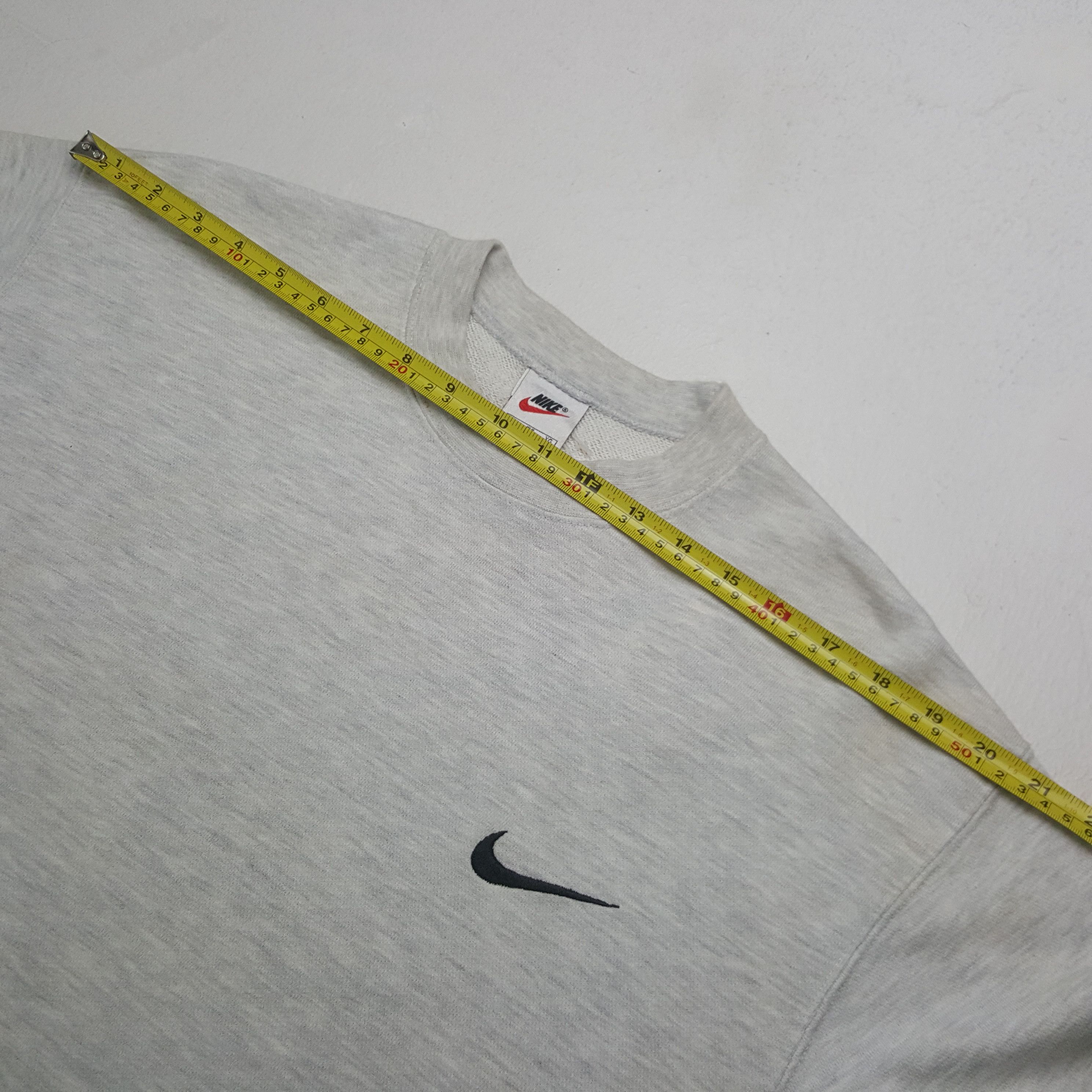 Nike Vintage Nike Small Embroidery Logo Sweatshirt Size US L / EU 52-54 / 3 - 5 Thumbnail