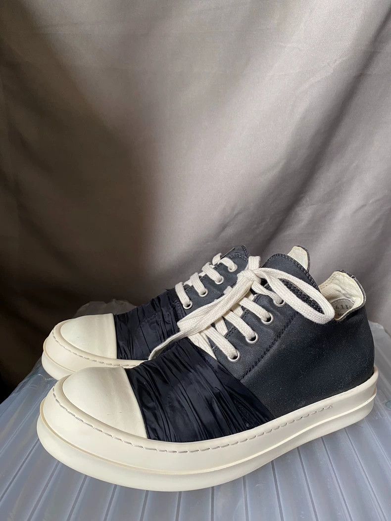 Rick Owens Rick Owens Black Silk Low-Top Sneakers Size US 6 / EU 39 - 1 Thumbnail