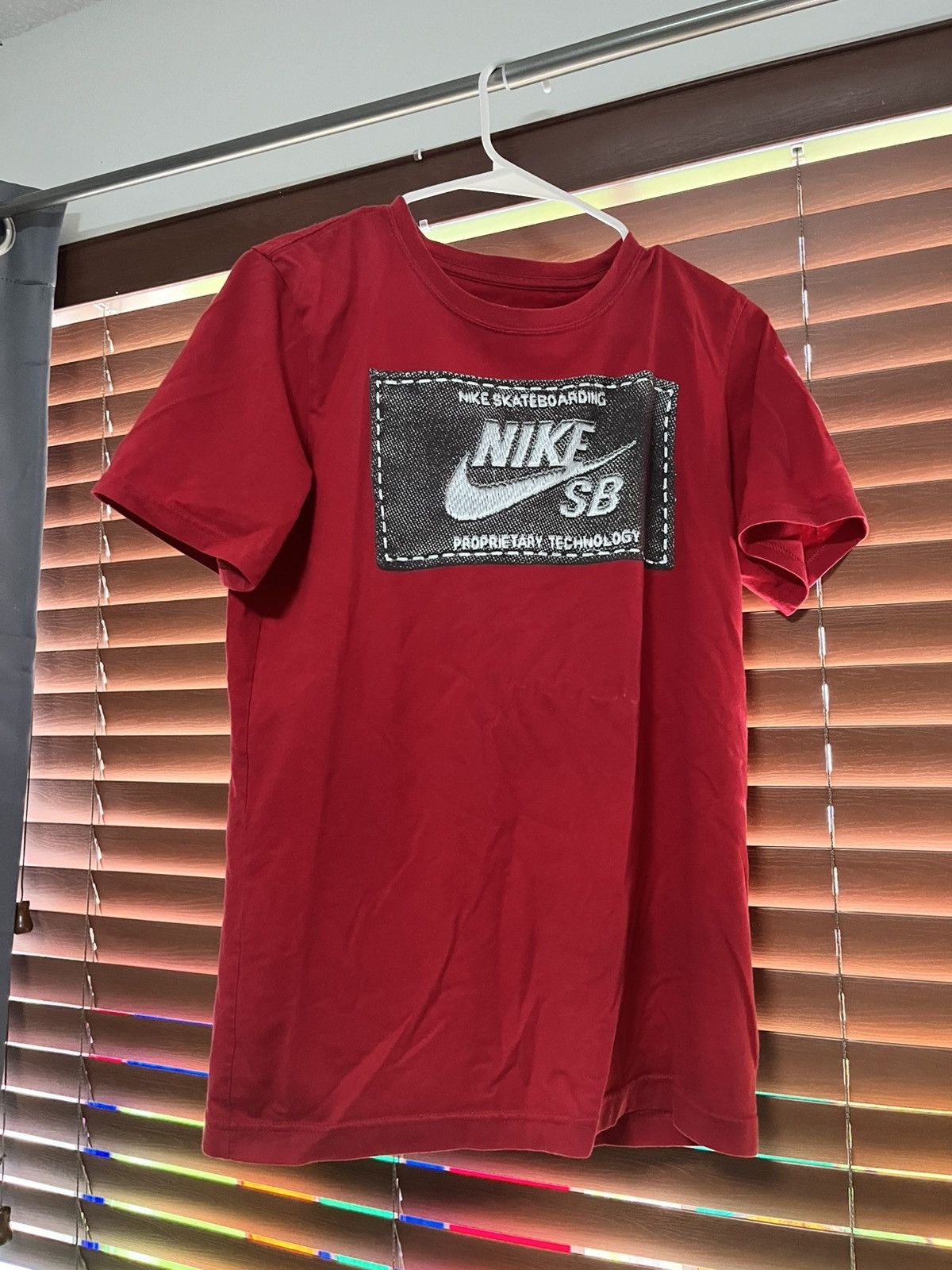 Nike Red Nike SB vintage shirt Size US S / EU 44-46 / 1 - 1 Thumbnail