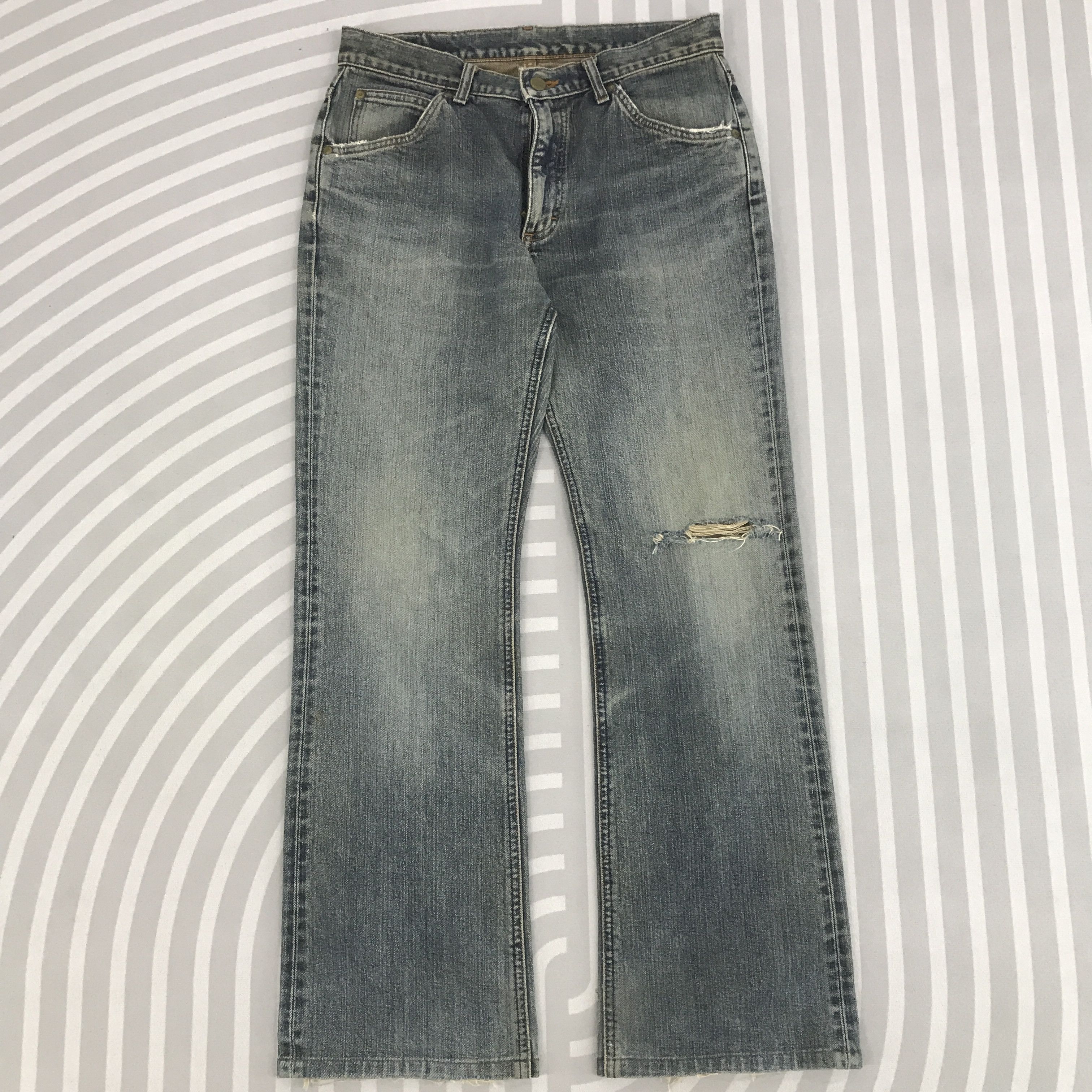 Japanese Brand × Lee × Vintage Flare Japan Denim Lee Distressed Bootcut Pants Size US 32 / EU 48 - 1 Thumbnail
