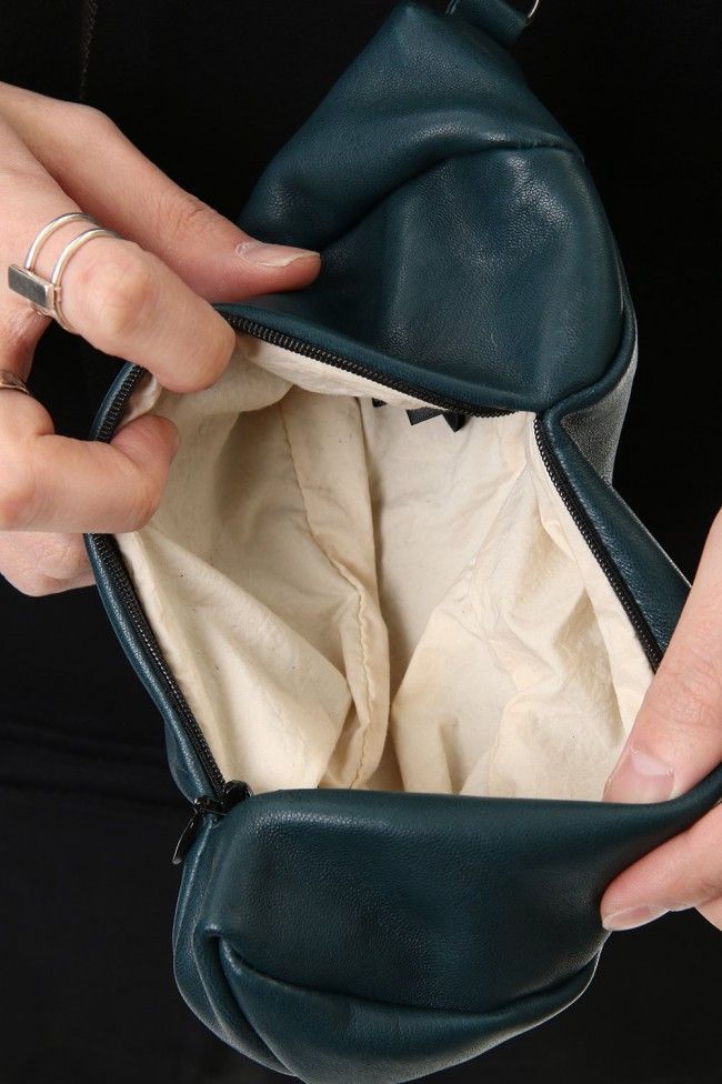 The Viridi-anne Assymetric Long Neck Bag Leather Size ONE SIZE - 23 Thumbnail