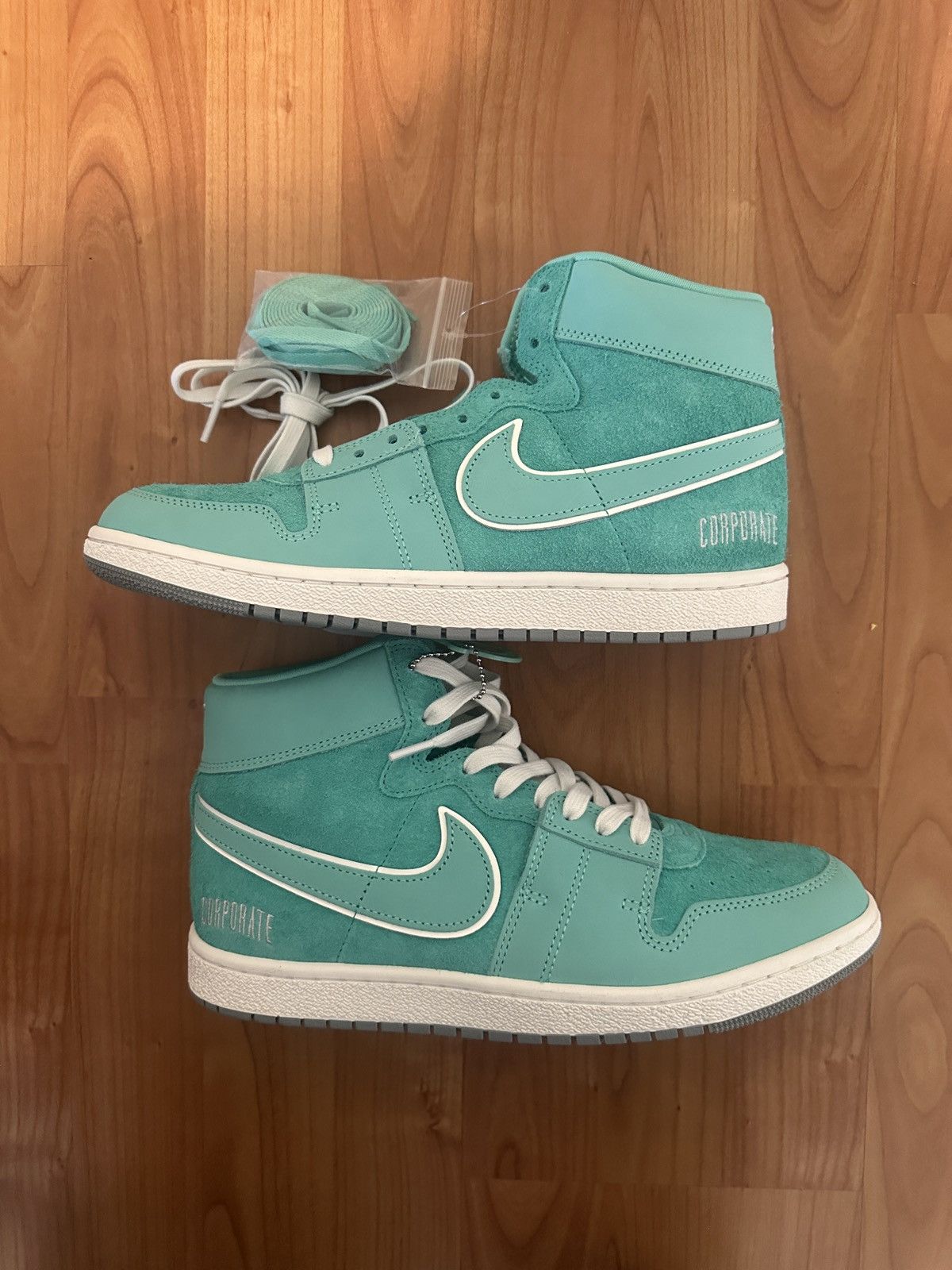 Nike Corporate Got em Nike airship Size US 9.5 / EU 42-43 - 2 Thumbnail