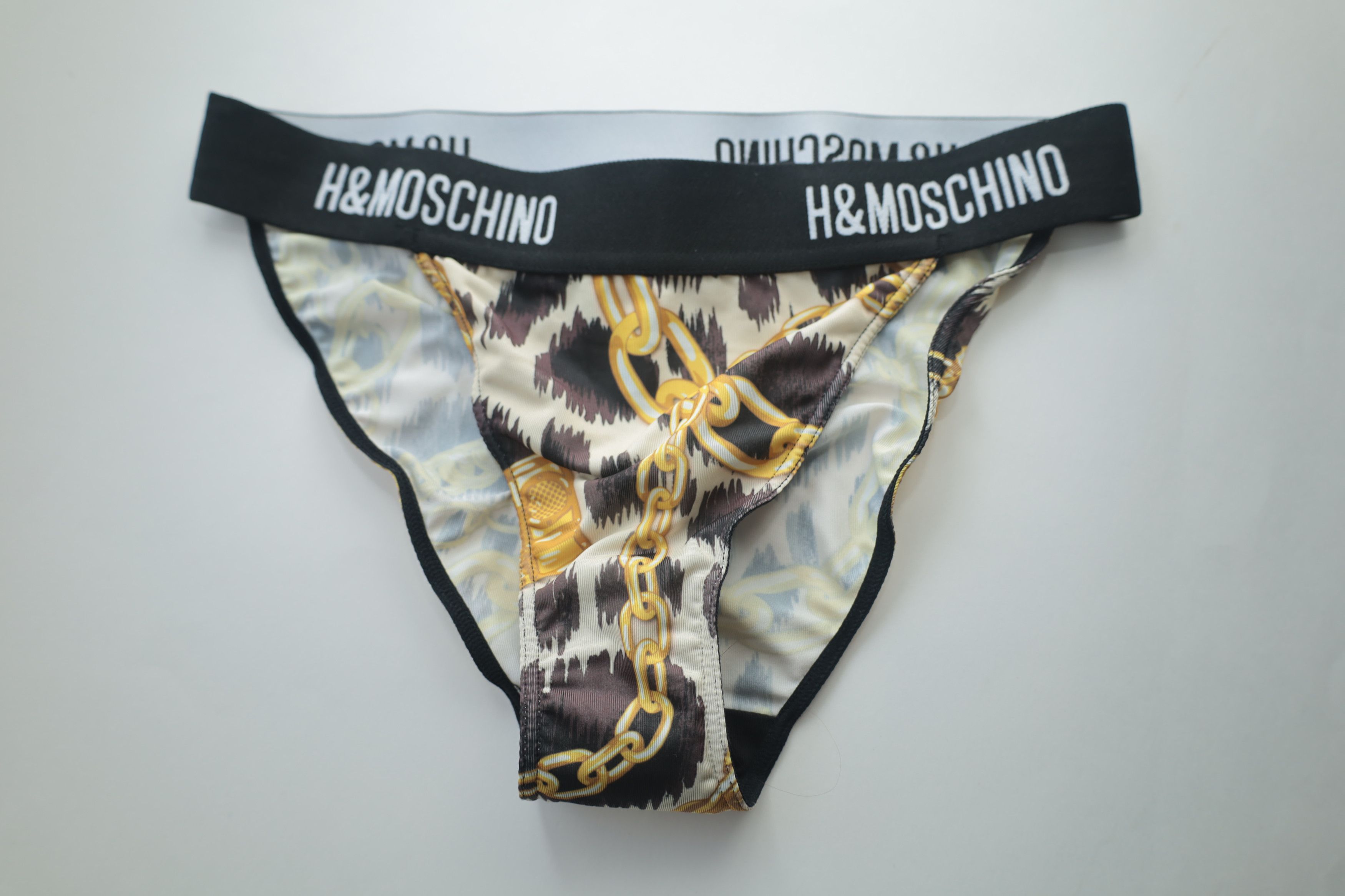 H&m moschino hot sale swimsuit