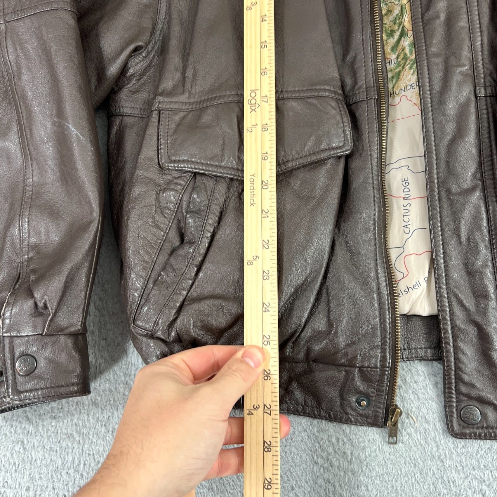 Vintage VINTAGE MEMBERS CLUB North American Hunting Club Life Member MENS Brown Leather Bomber Jacket L Size US L / EU 52-54 / 3 - 7 Thumbnail