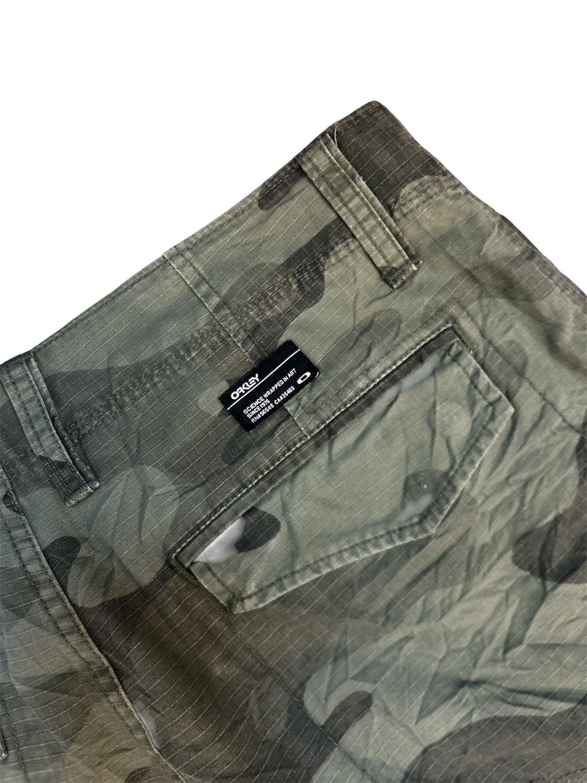 Oakley 💥VINTAGE Oakley Ripstop Camo Cargo Shorts Size US 32 / EU 48 - 5 Thumbnail