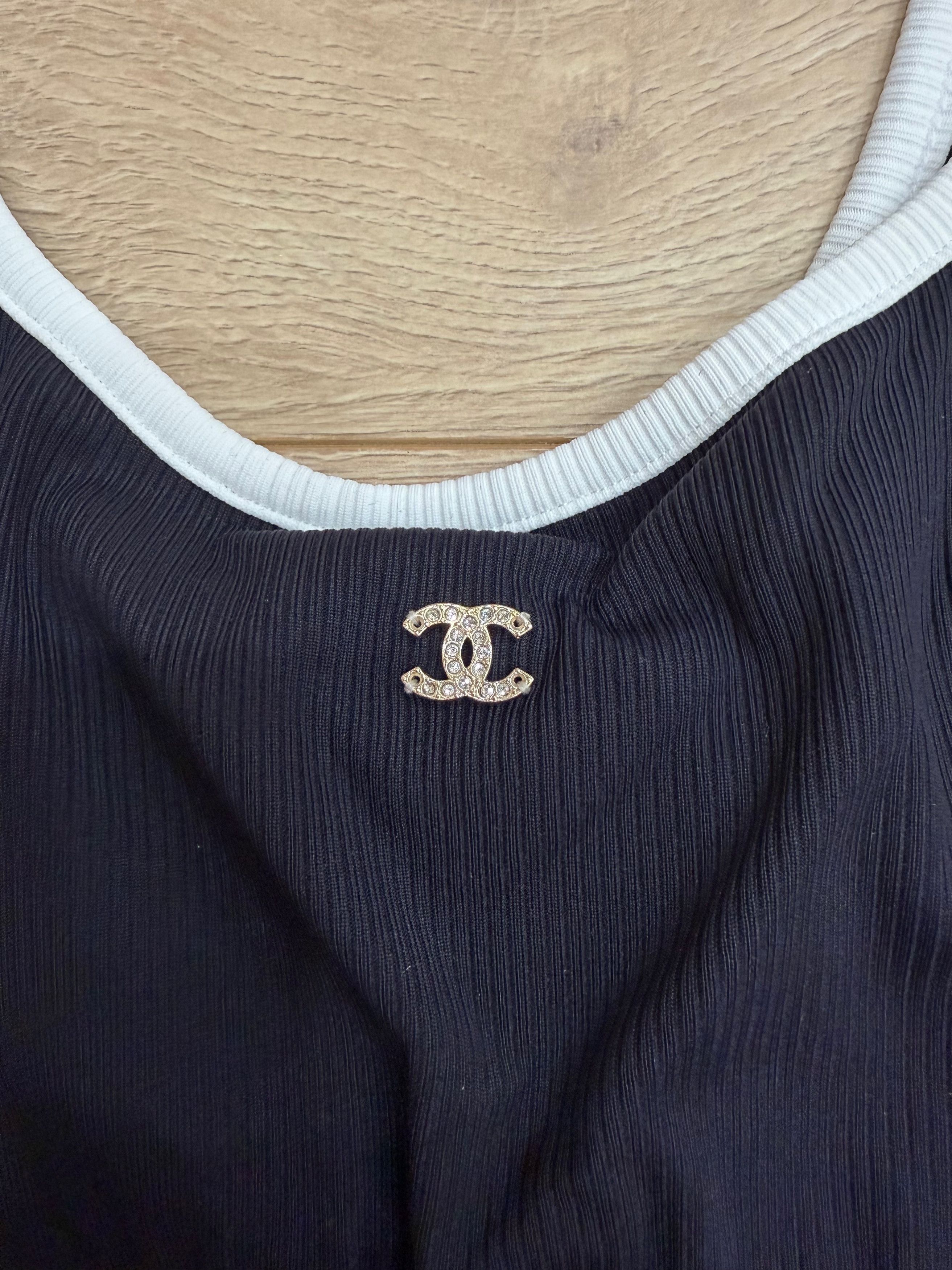 Chanel 22S White CC Logo Bikini Two Piece Swimsuit Bathing Suit 38 Size XS / US 0-2 / IT 36-38 - 4 Thumbnail