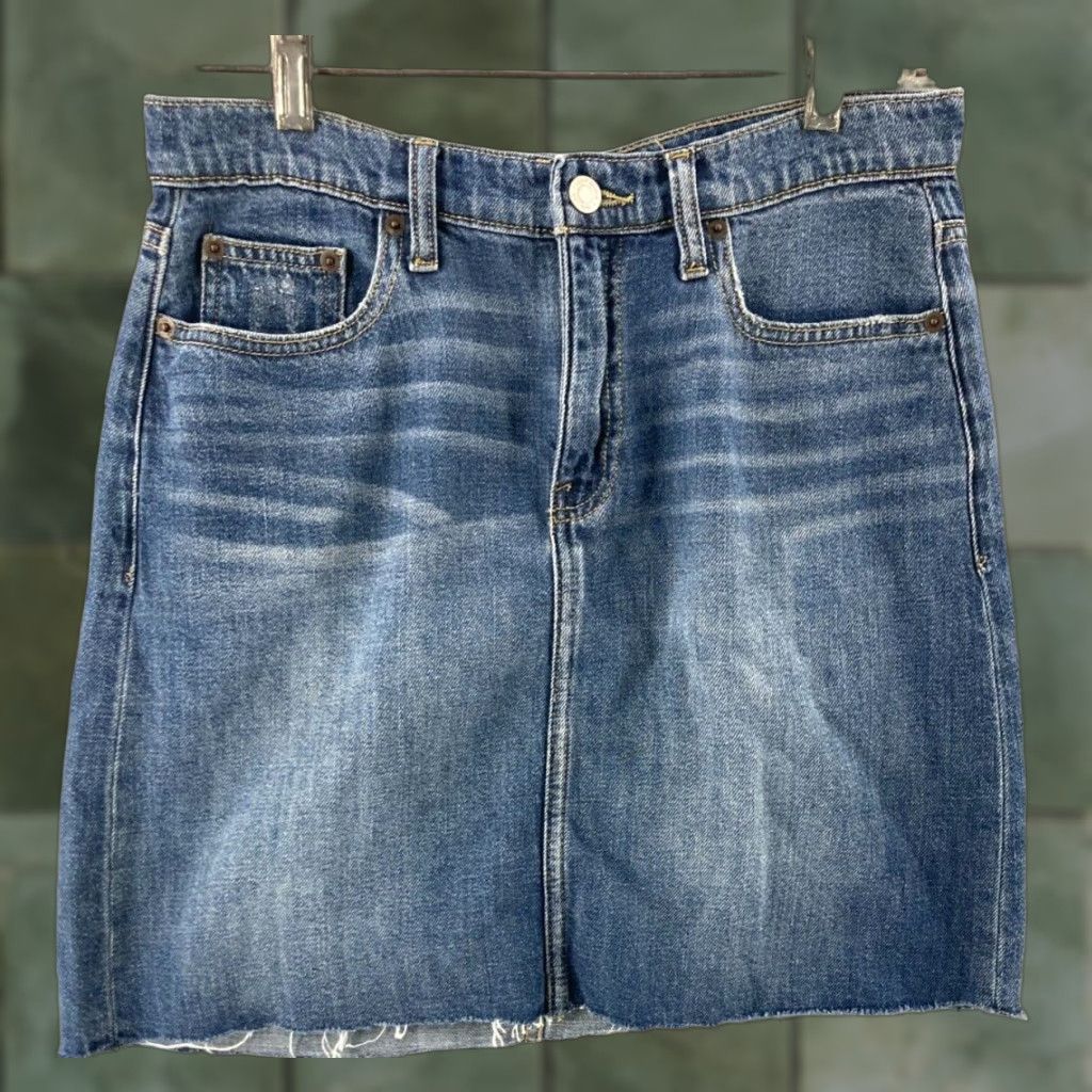 Gap Gap 1969 Jean Skirt Womens 27 Blue Denim Pockets Mid Rise Cotton Cotton Denim Short A-Line casual Skirt Womens 27 Blue Gap 1969 Jeans Skirt Size 27" / US 4 / IT 40 - 1 Thumbnail