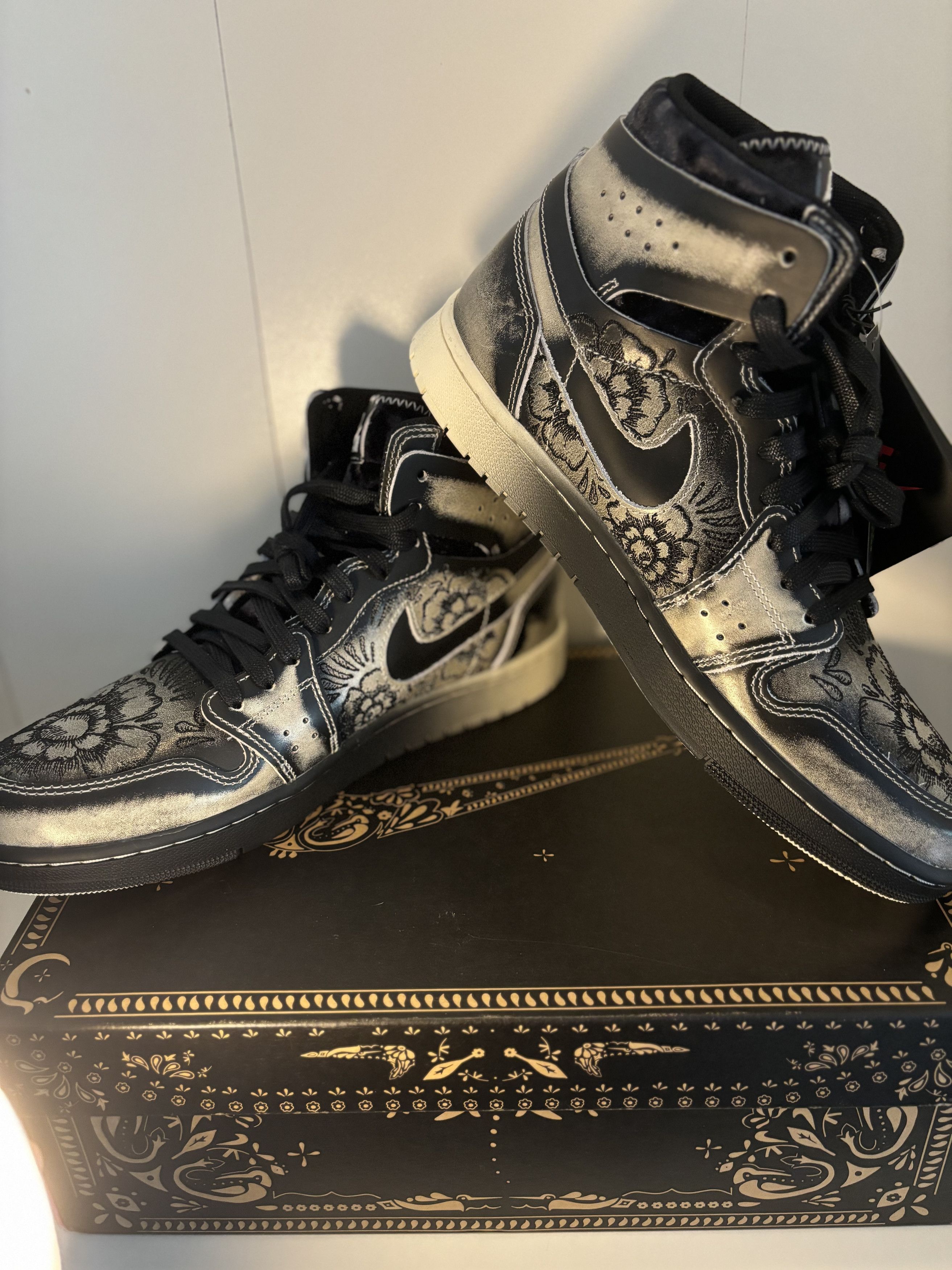 Nike Jordan 1 High Zoom Air CMFT Dia De Muertos Size US 10.5 / EU 43-44 - 8 Thumbnail