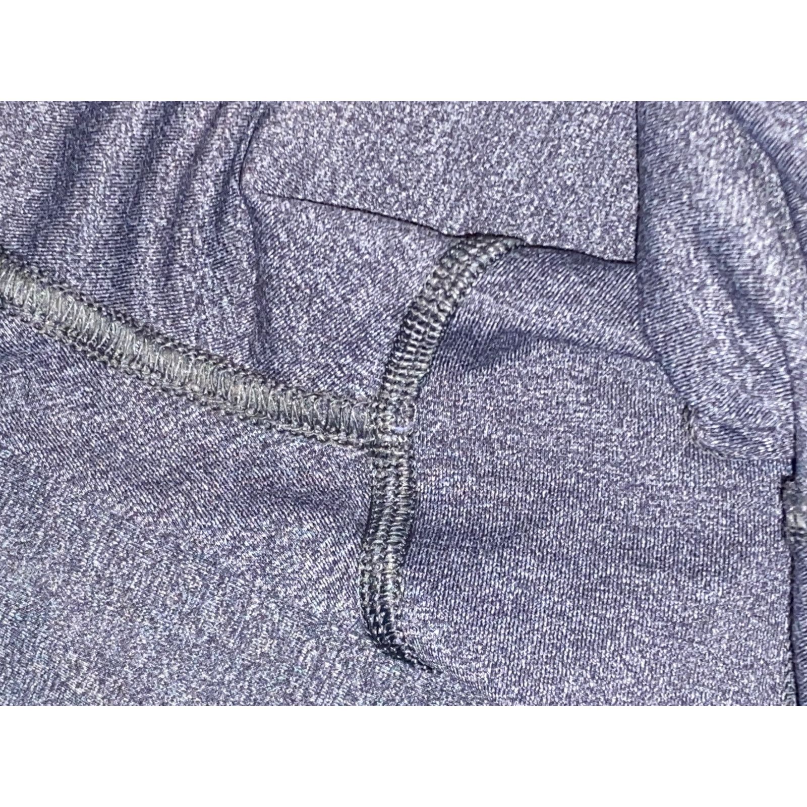 Lululemon Lululemon Womens Black and Gray Capri Leggings Size 27" / US 4 / IT 40 - 4 Thumbnail