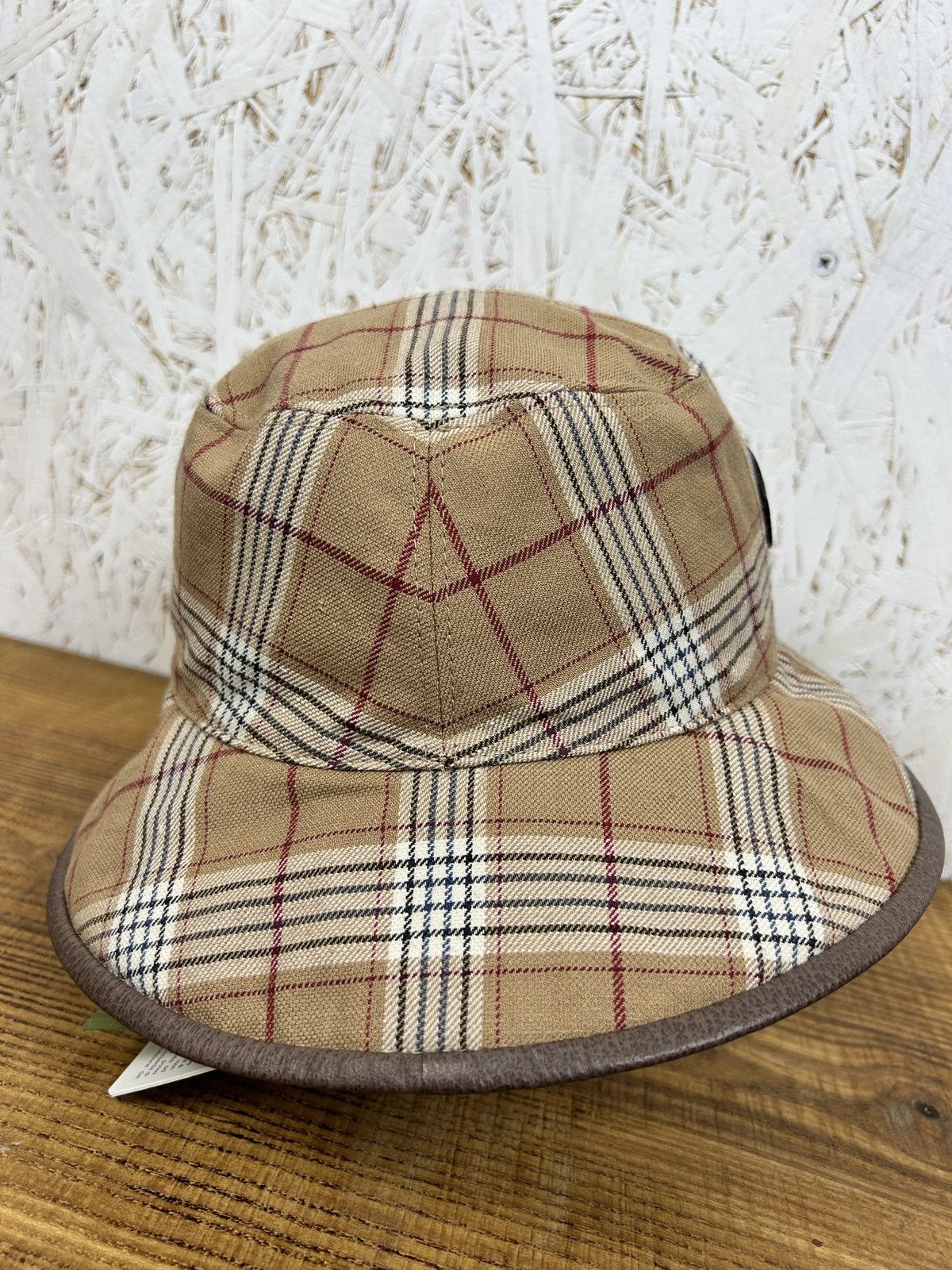 Gucci BNWT Gucci GG Supreme Check Reversible Bucket Hat Size ONE SIZE - 3 Thumbnail