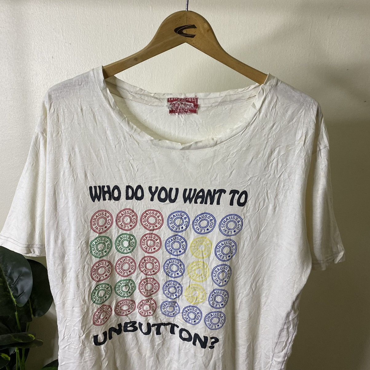 Levi's Vintage 2000s Levis Why Do You Want To Unbutton T Shirt Size US L / EU 52-54 / 3 - 2 Thumbnail