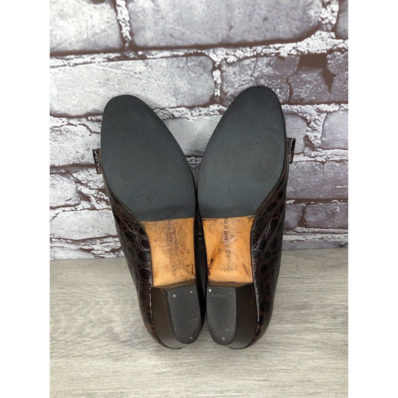 Salvatore Ferragamo Salvatore Ferragamo Vara Brown Leather Croc Embossed Bow Hee Size US 5.5 / IT 35.5 - 6 Thumbnail