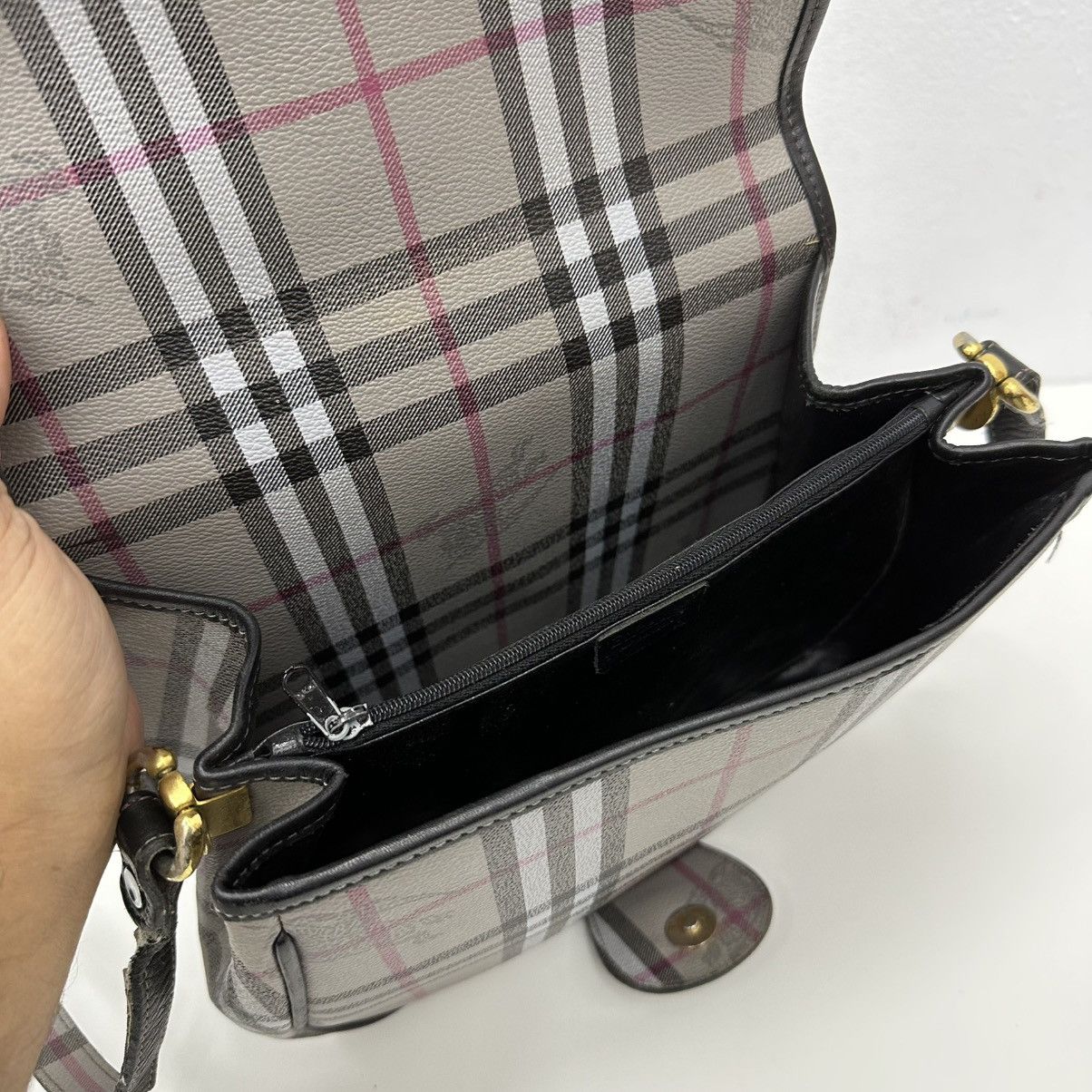 Burberry AUTHENTIC VINTAGE BURBERRYS NOVA CHECK GREY SHOULDER BAG Size ONE SIZE - 15 Thumbnail