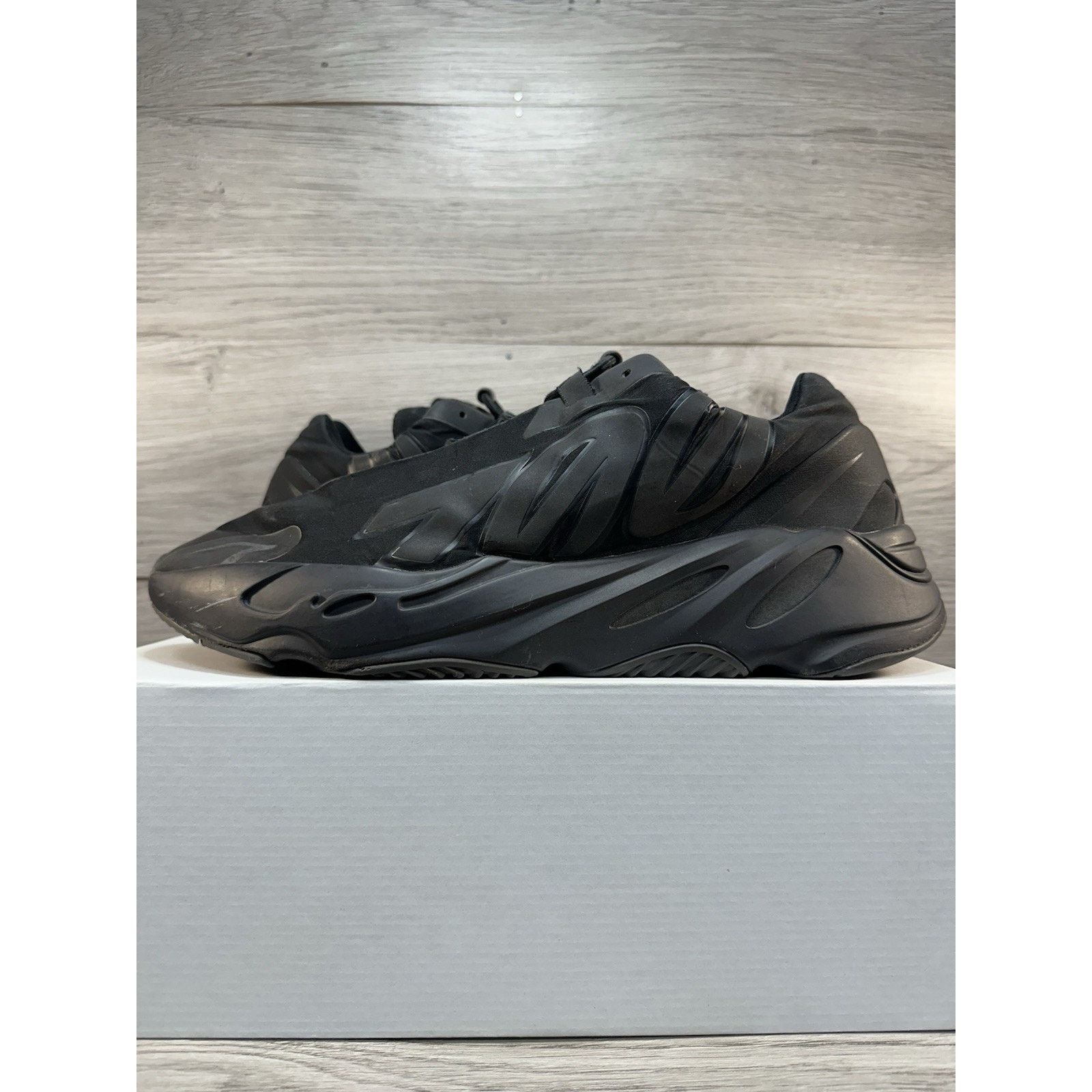 adidas gazelle silver green womens Adidas Yeezy 700 MNVN Metallic main image 0
