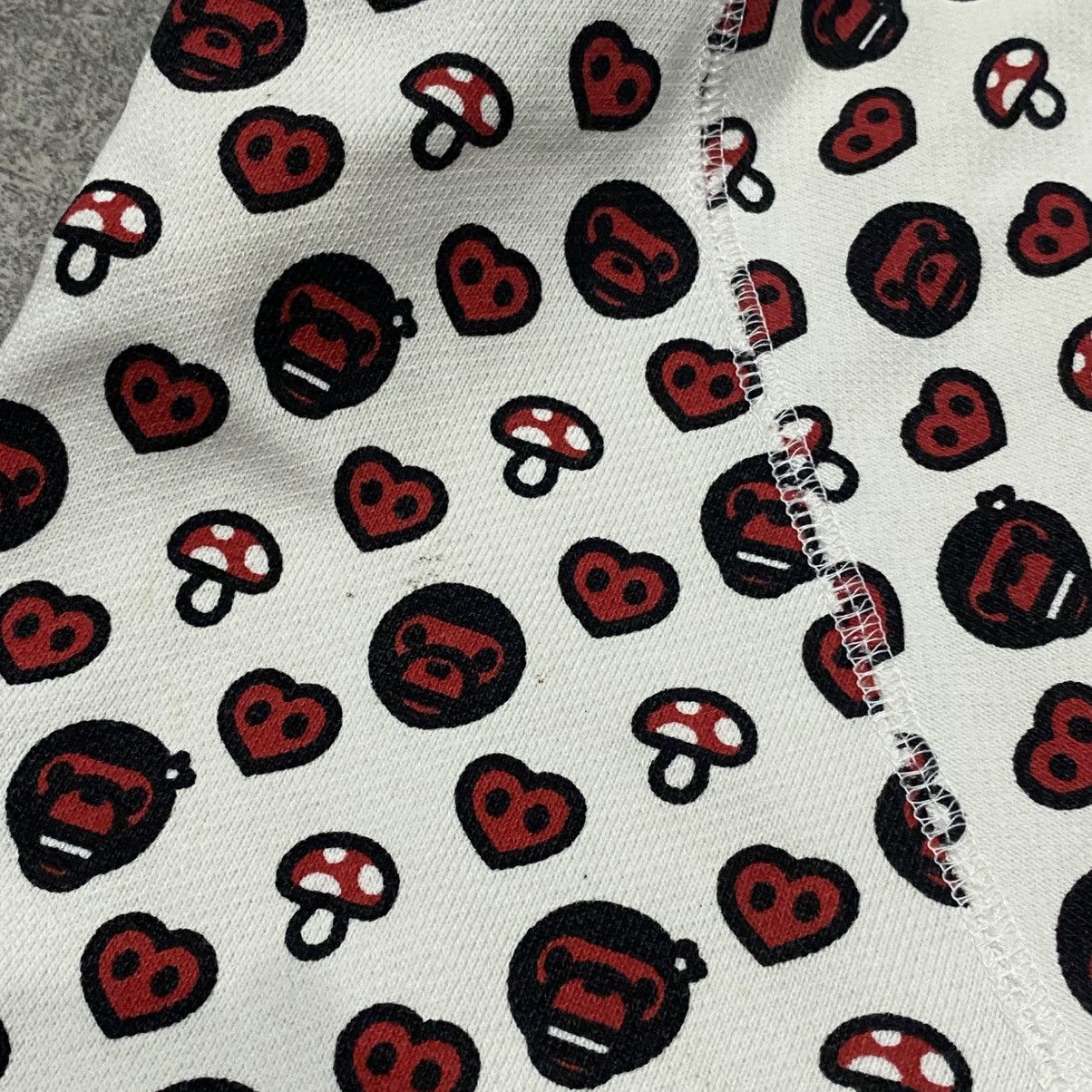 Bape Bape Baby Milo Valentine Hoodie Size US S / EU 44-46 / 1 - 10 Thumbnail