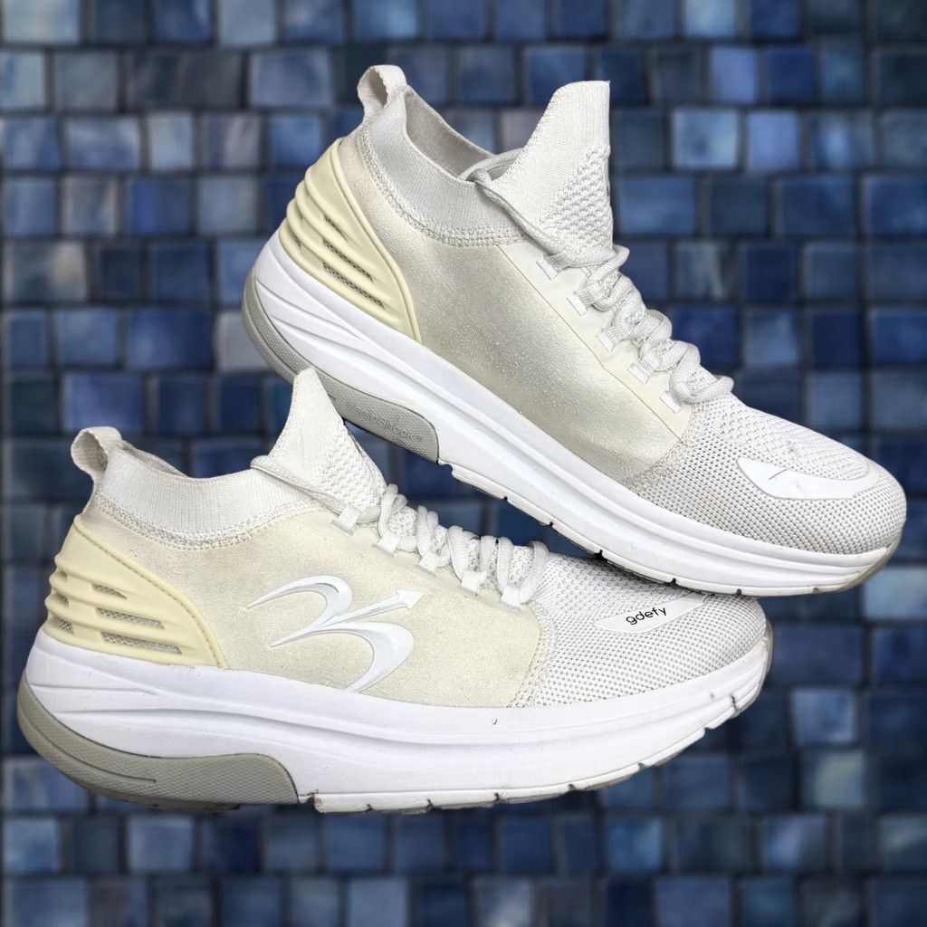 Vintage GDEFY MATeeM Cross-Trainer VersoShock Performance Sneaker Mens Size 10 White Athletic Arch Support Size US 10 / EU 43 - 1 Thumbnail