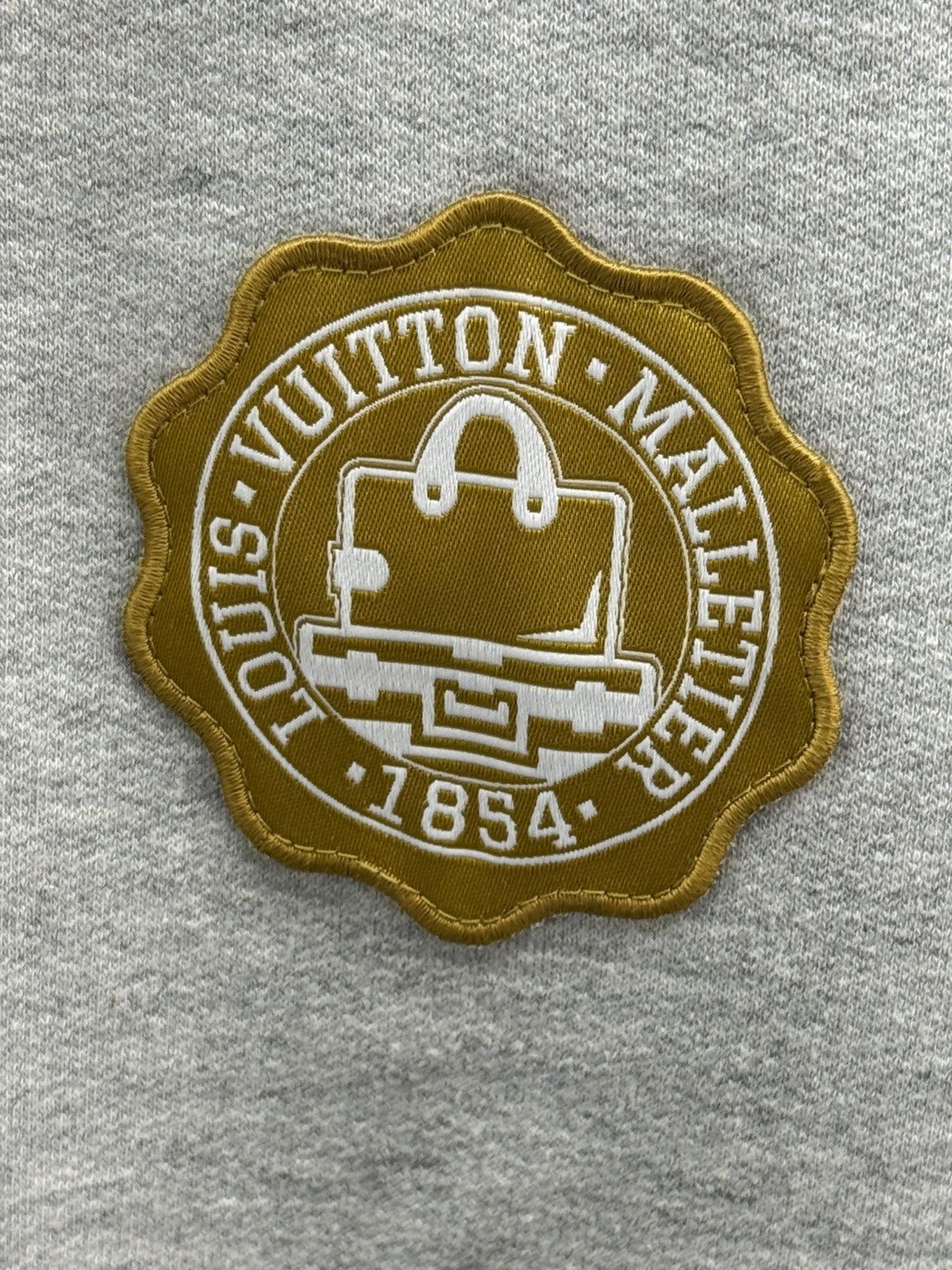 Louis Vuitton Louis Vuitton Malletier Patch Sweatshirt Size US M / EU 48-50 / 2 - 4 Thumbnail
