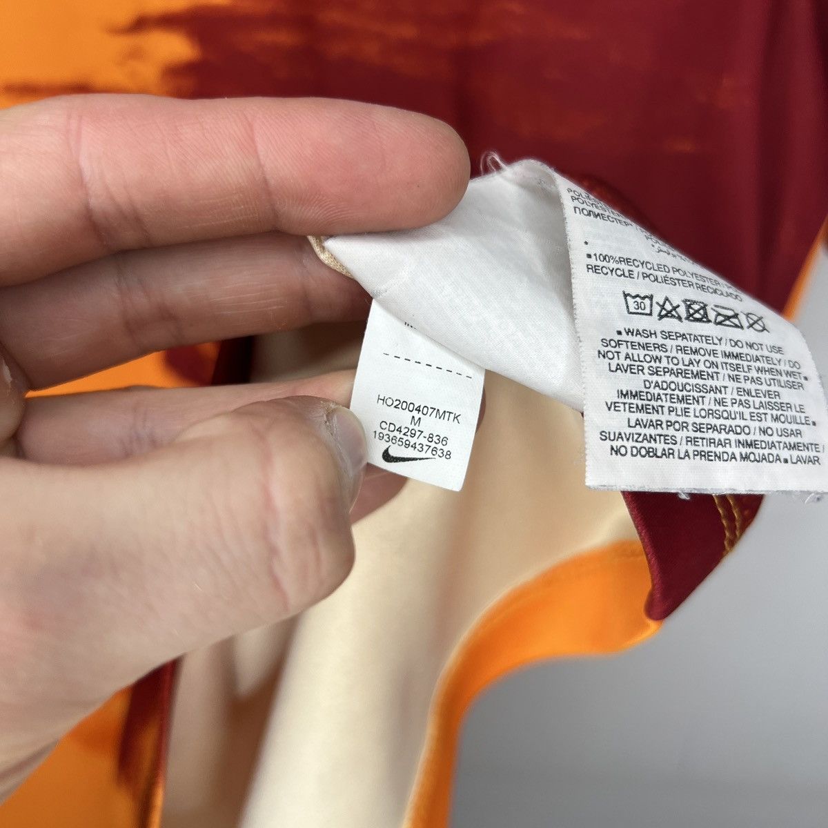 Nike GALATASARAY HOME FOOTBALL SHIRT SOCCER JERSEY NIKE Size US M / EU 48-50 / 2 - 9 Thumbnail